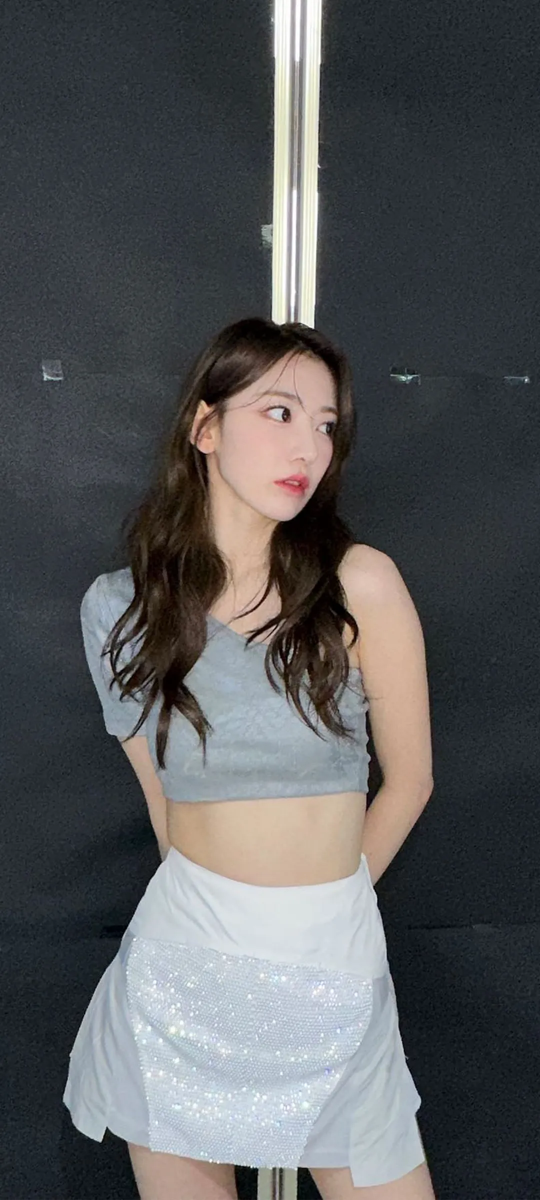 Fond d'écran de verrouillage mobile Sakura Miyawaki 4K HD télécharger — IZ*ONE, LE SSERAFIM