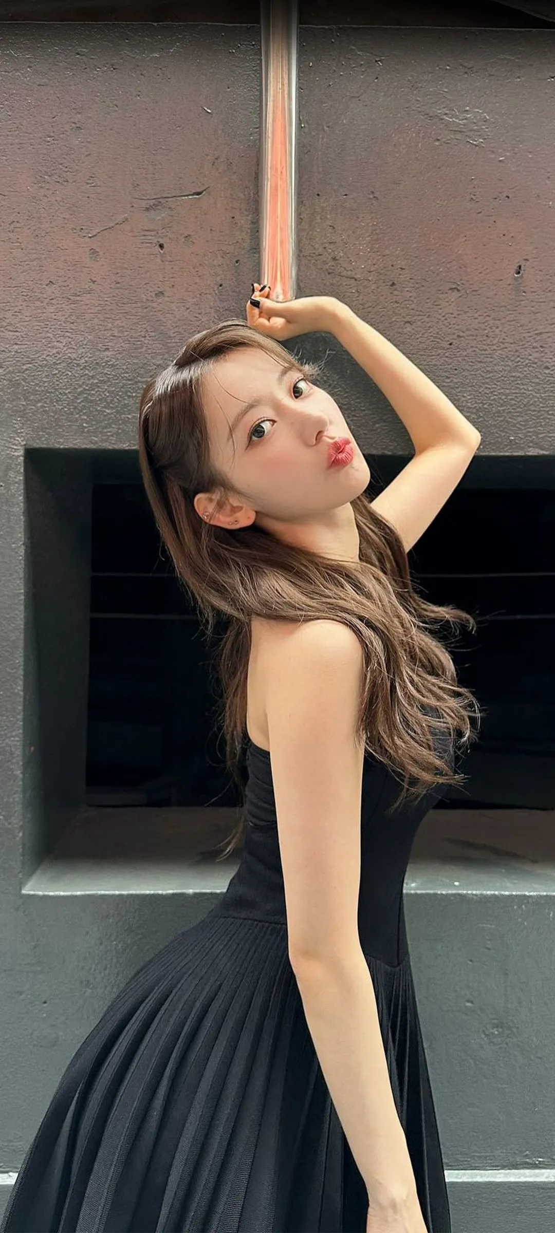 Fond d'écran de verrouillage mobile Sakura Miyawaki 4K HD télécharger — IZ*ONE, LE SSERAFIM