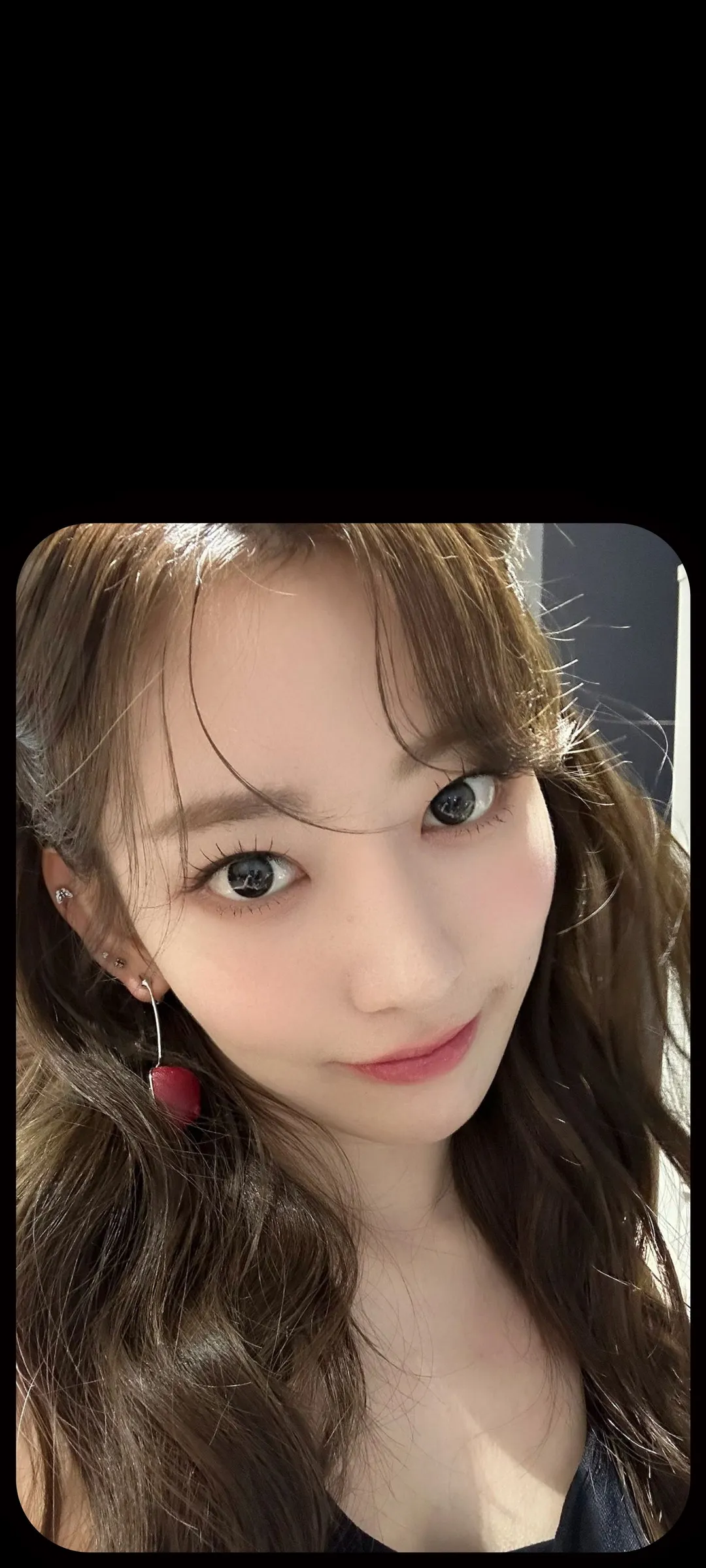 Fond d'écran de verrouillage mobile Sakura Miyawaki 4K HD télécharger — IZ*ONE, LE SSERAFIM