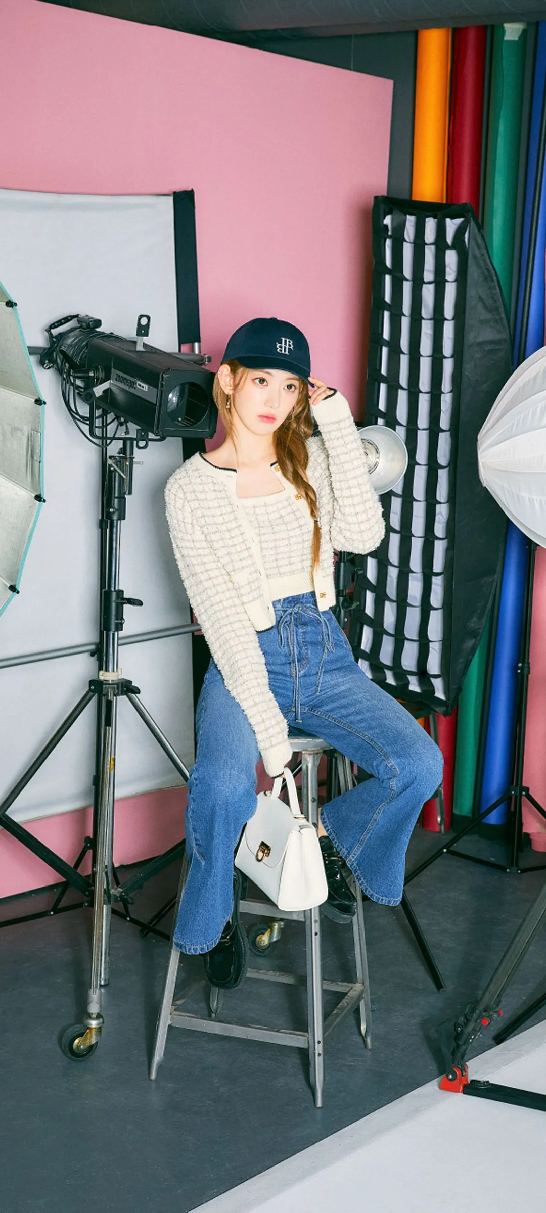 Fond d'écran de verrouillage mobile Sakura Miyawaki 4K HD télécharger — IZ*ONE, LE SSERAFIM
