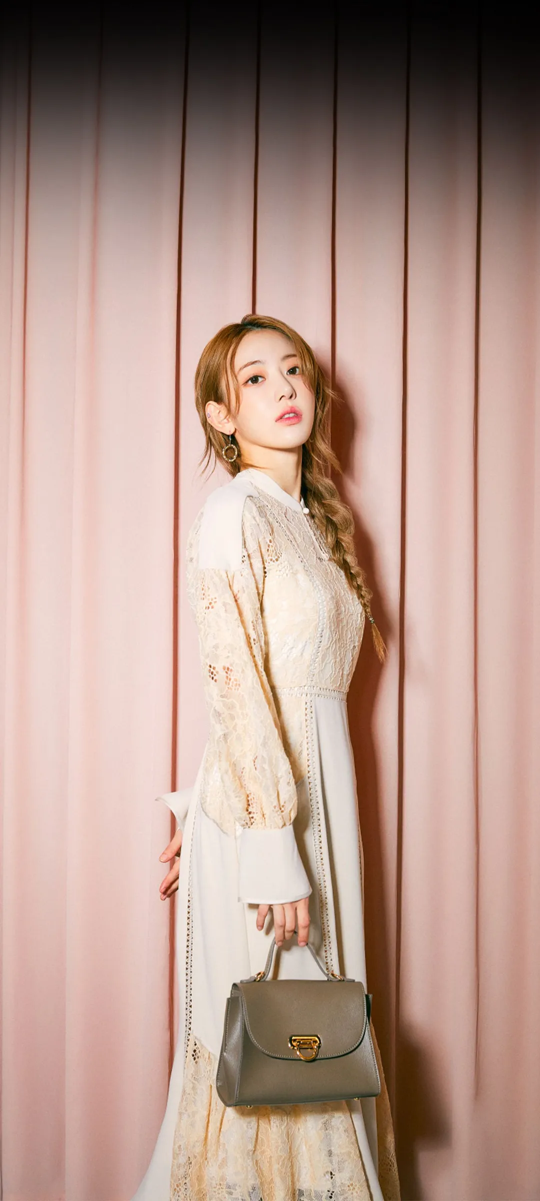 Fond d'écran de verrouillage mobile Sakura Miyawaki 4K HD télécharger — IZ*ONE, LE SSERAFIM