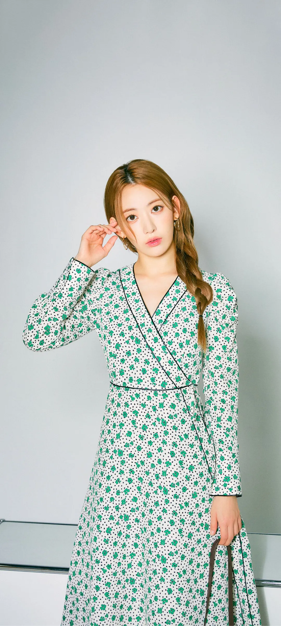 Fond d'écran de verrouillage mobile Sakura Miyawaki 4K HD télécharger — IZ*ONE, LE SSERAFIM