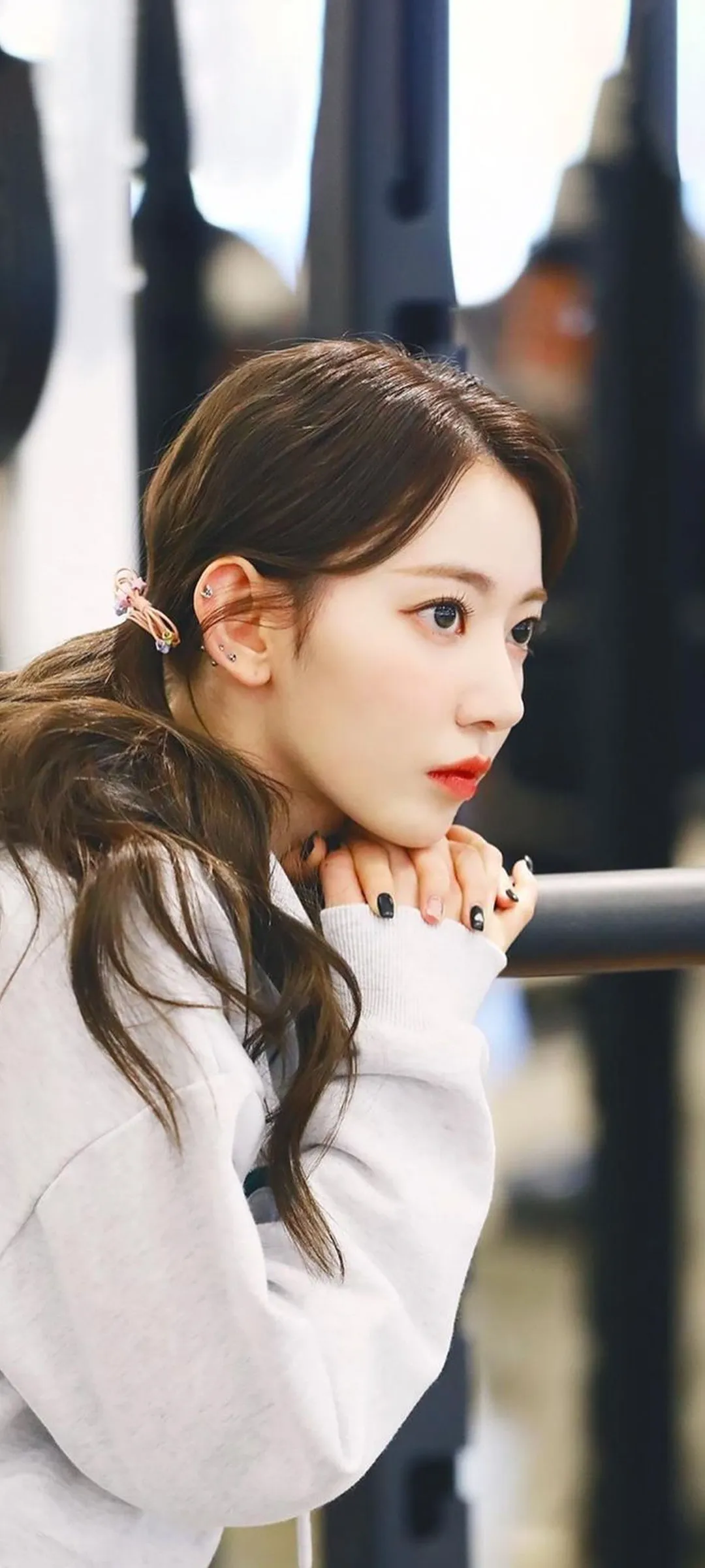 Fond d'écran de verrouillage mobile Sakura Miyawaki FEARLESS 4K HD télécharger — IZ*ONE, LE SSERAFIM