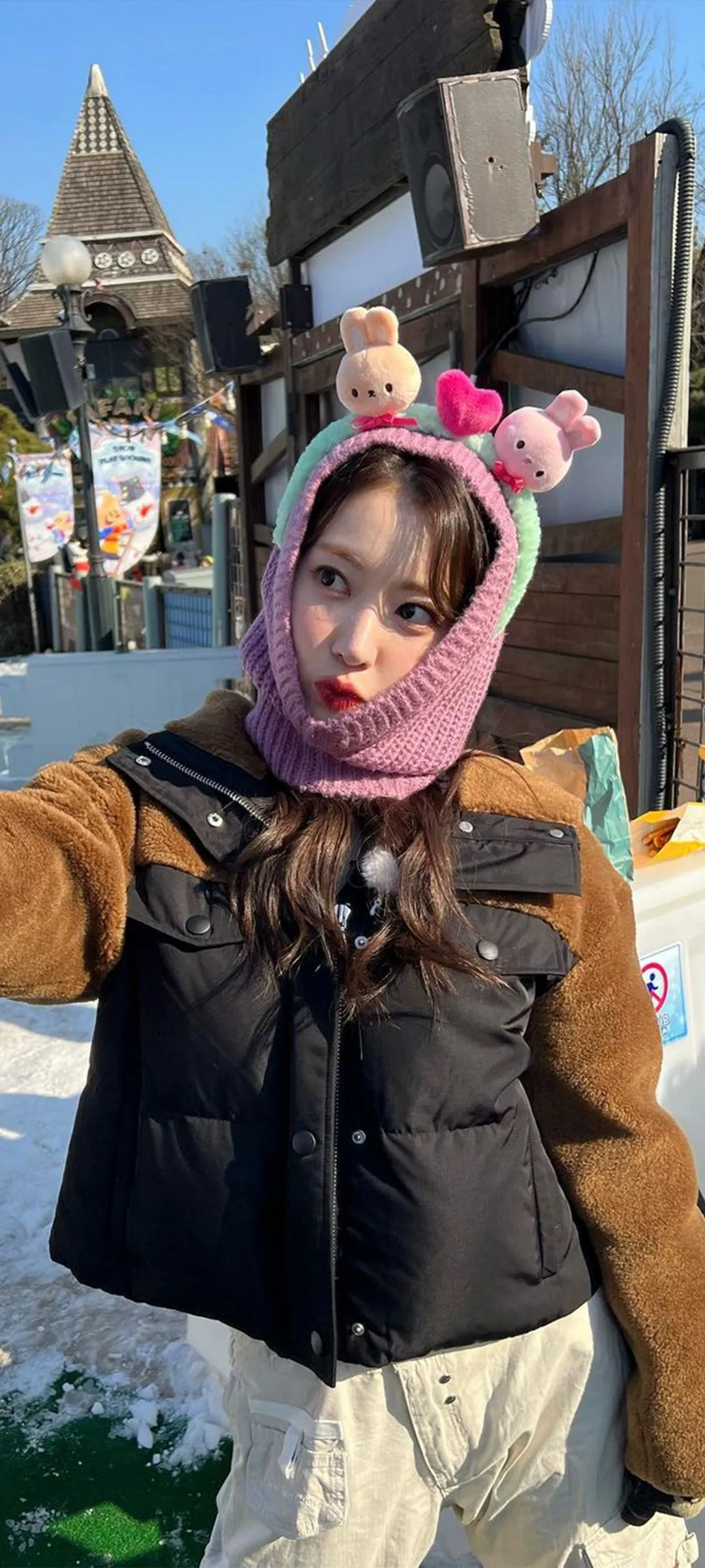 Fond d'écran de verrouillage mobile Sakura Miyawaki 4K HD télécharger — IZ*ONE, LE SSERAFIM