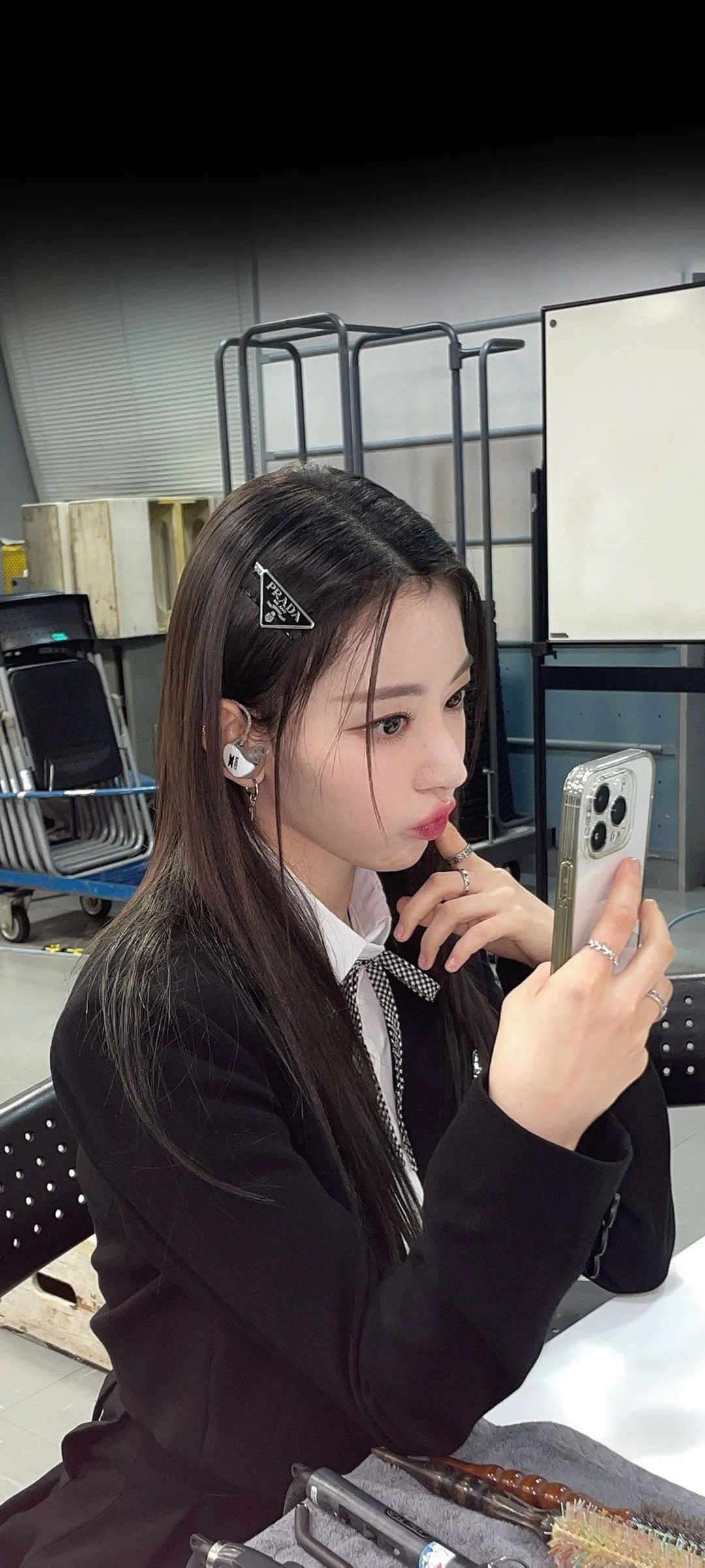 Fond d'écran de verrouillage mobile Sakura Miyawaki 4K HD télécharger — IZ*ONE, LE SSERAFIM