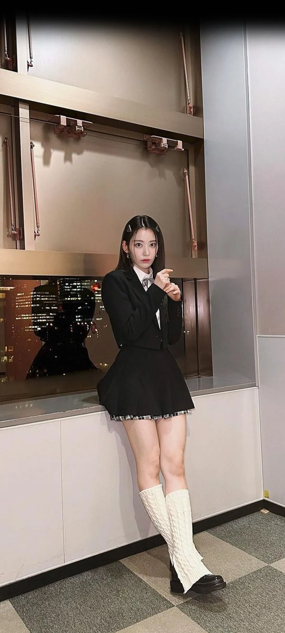 Fond d'écran de verrouillage mobile Sakura Miyawaki 4K HD télécharger — IZ*ONE, LE SSERAFIM