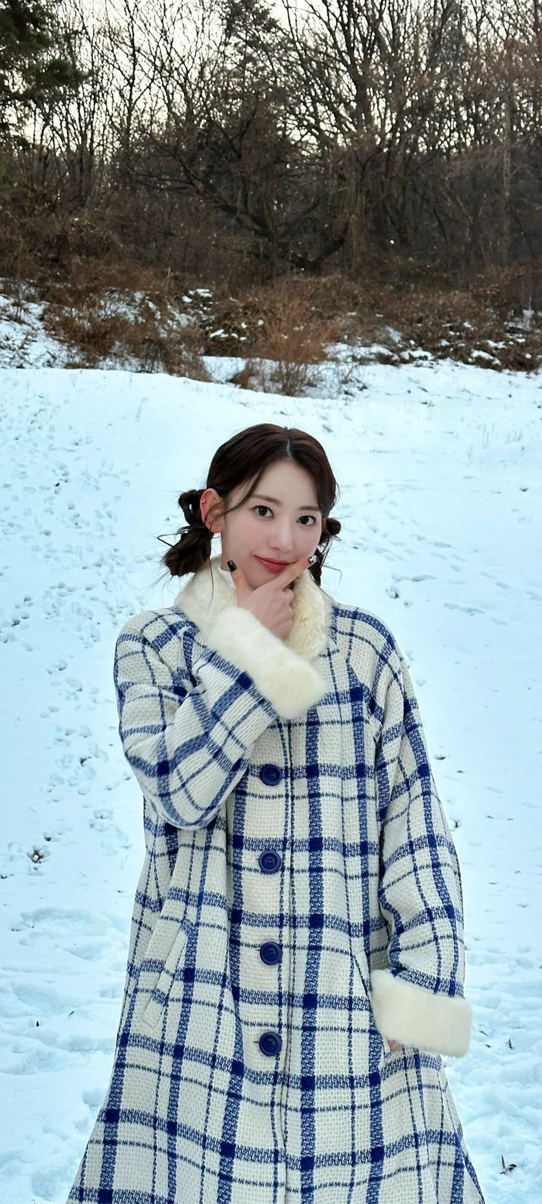 Fond d'écran de verrouillage mobile Sakura Miyawaki 4K HD télécharger — IZ*ONE, LE SSERAFIM
