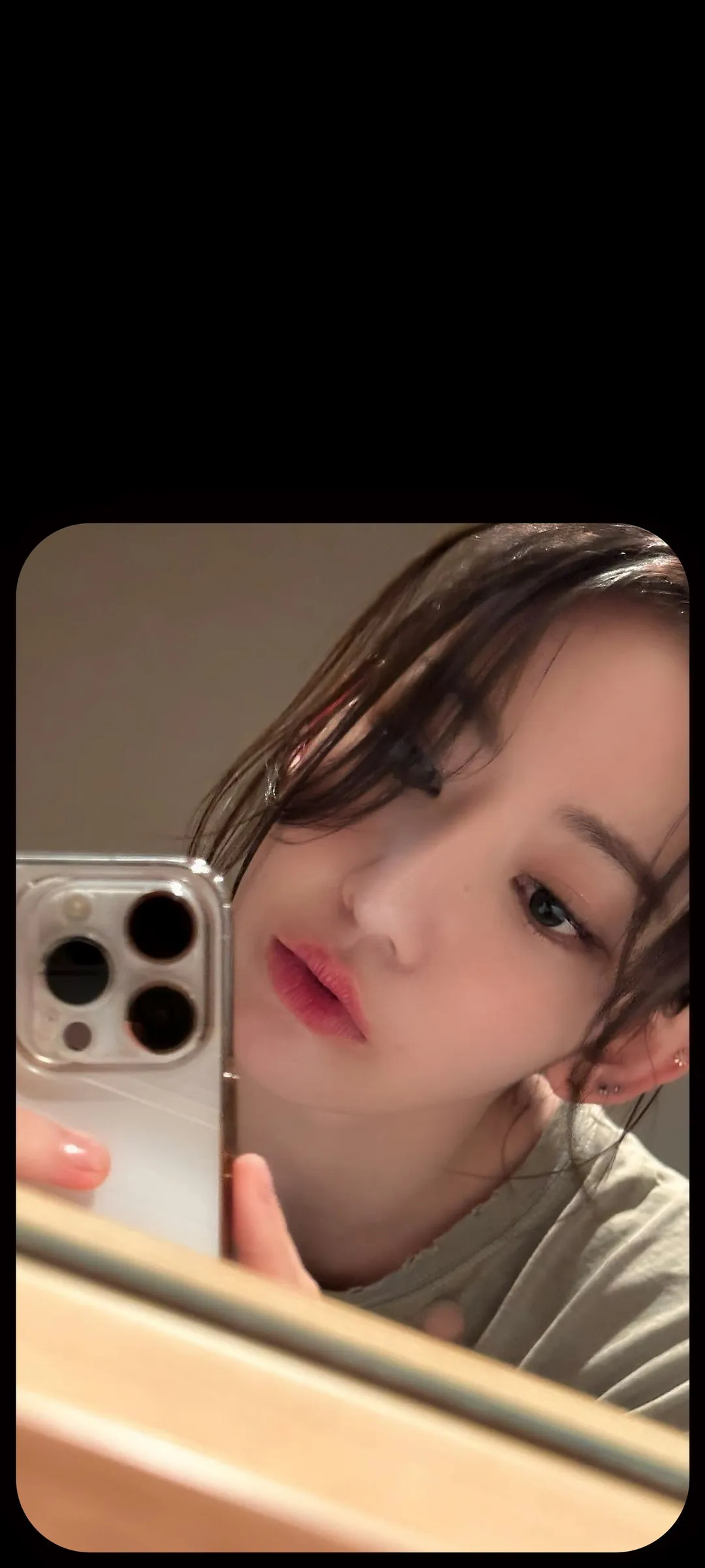 Fond d'écran de verrouillage mobile Sakura Miyawaki 4K HD télécharger — IZ*ONE, LE SSERAFIM
