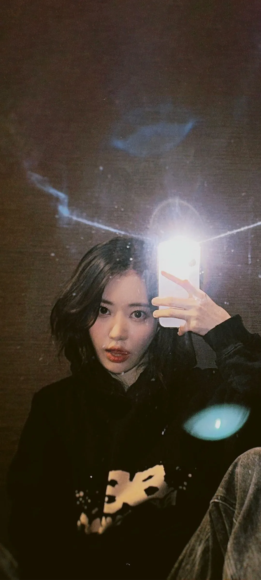 Fond d'écran de verrouillage mobile Sakura Miyawaki 4K HD télécharger — IZ*ONE, LE SSERAFIM