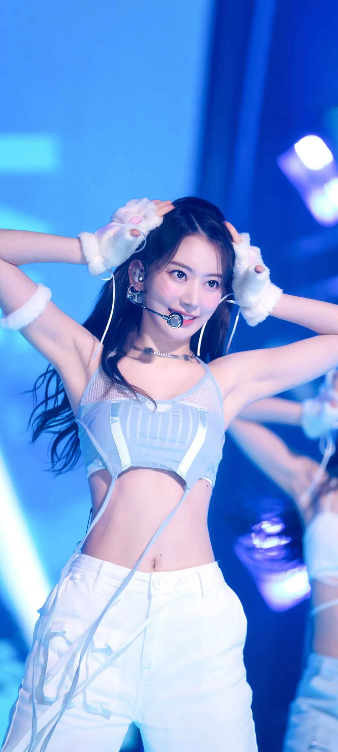 Fond d'écran de verrouillage mobile Sakura Miyawaki 4K HD télécharger — IZ*ONE, LE SSERAFIM