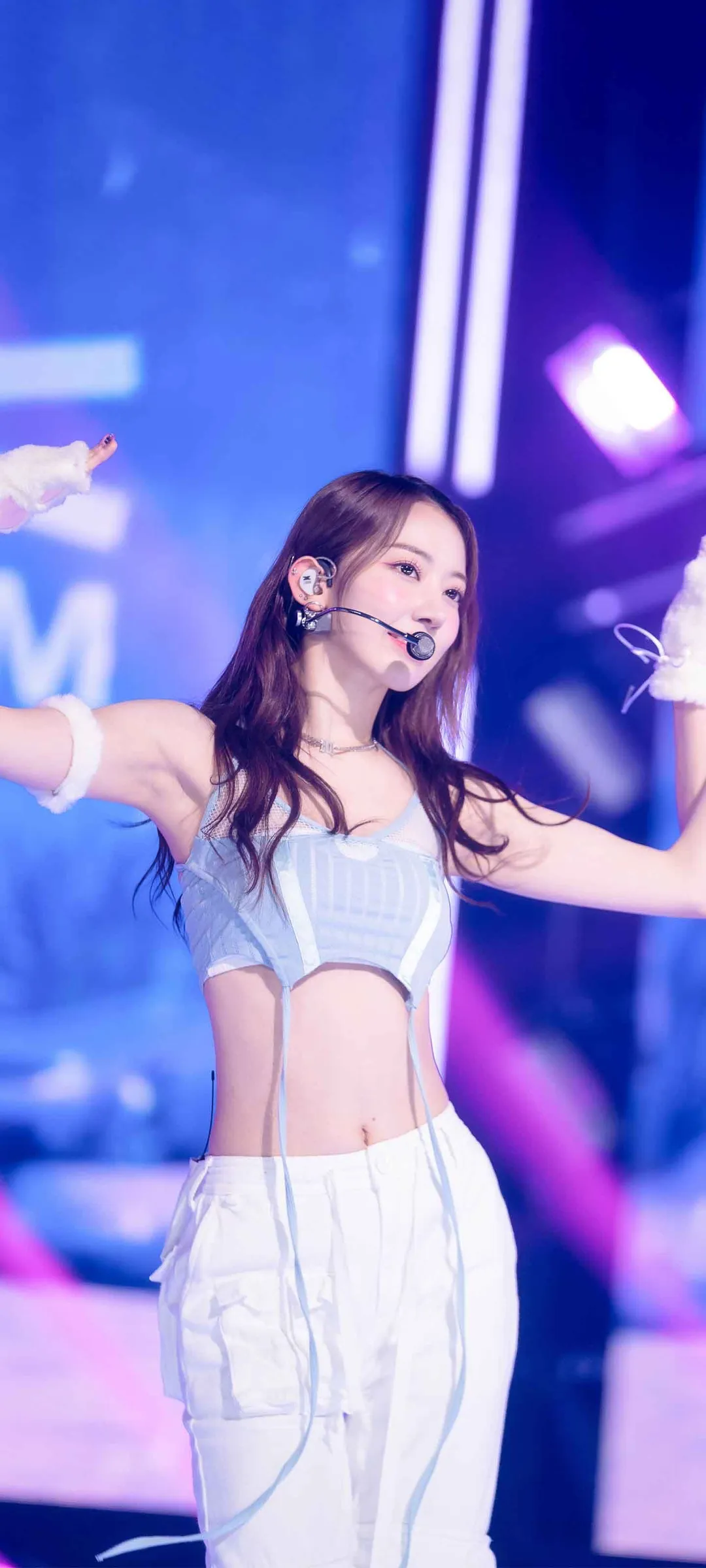 Fond d'écran de verrouillage mobile Sakura Miyawaki 4K HD télécharger — IZ*ONE, LE SSERAFIM