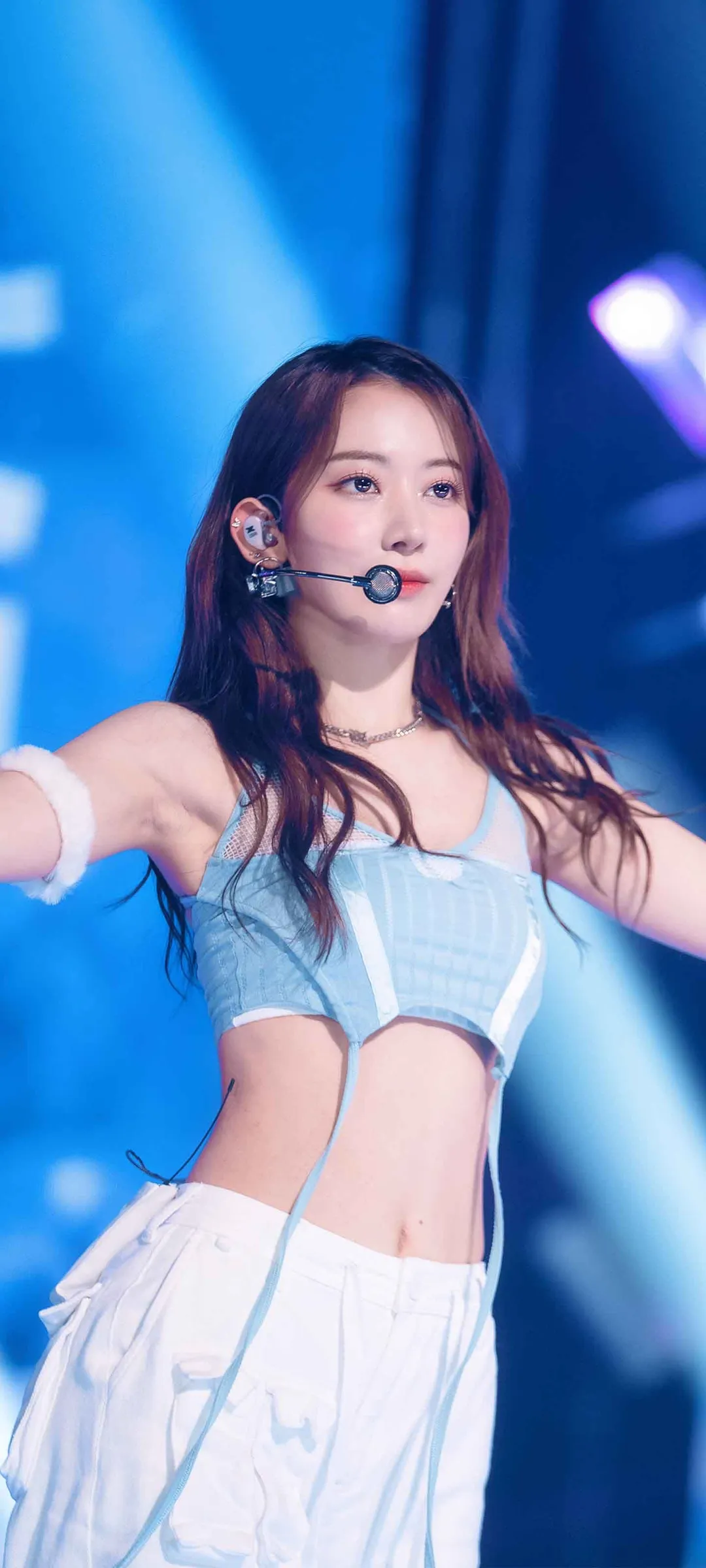 Fond d'écran de verrouillage mobile Sakura Miyawaki 4K HD télécharger — IZ*ONE, LE SSERAFIM