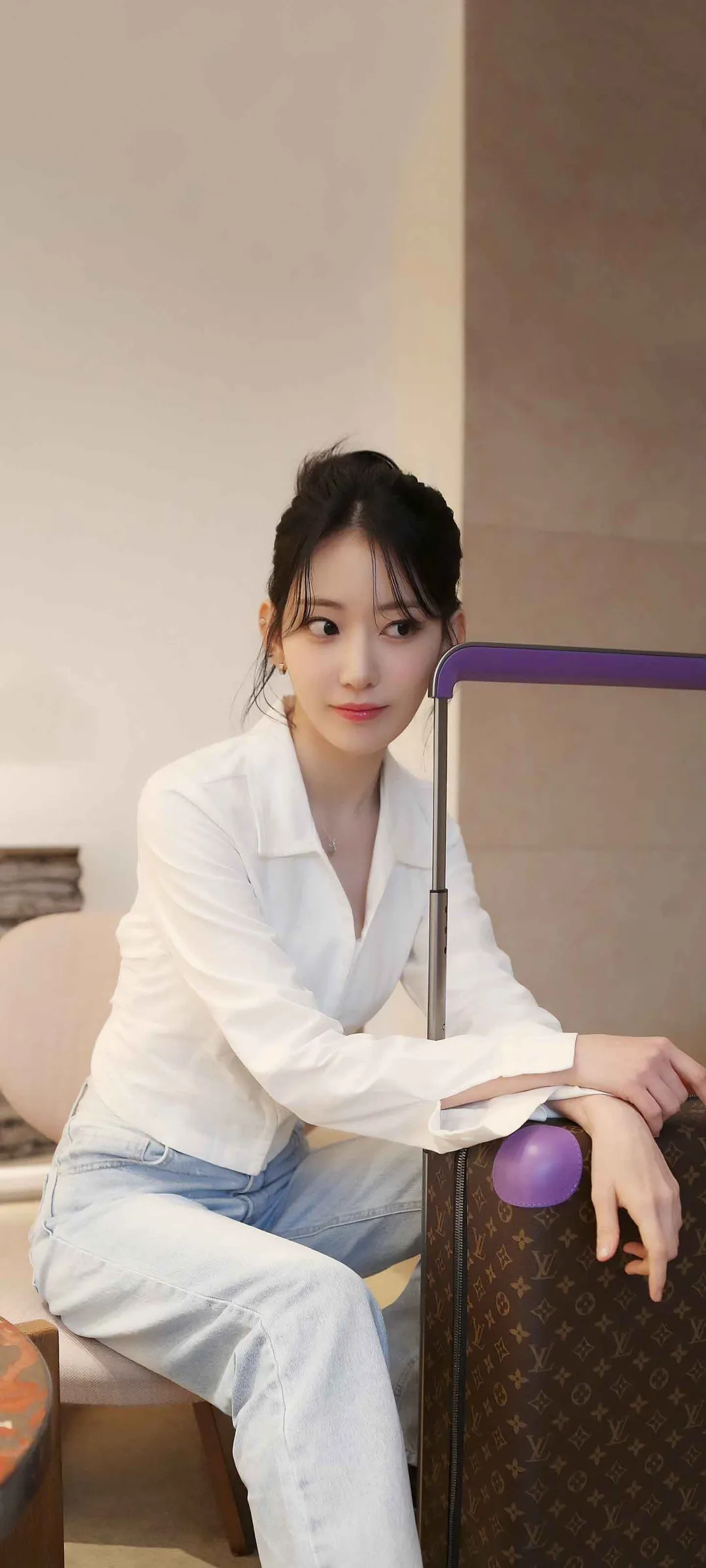 Fond d'écran de verrouillage mobile Sakura Miyawaki 4K HD télécharger — IZ*ONE, LE SSERAFIM