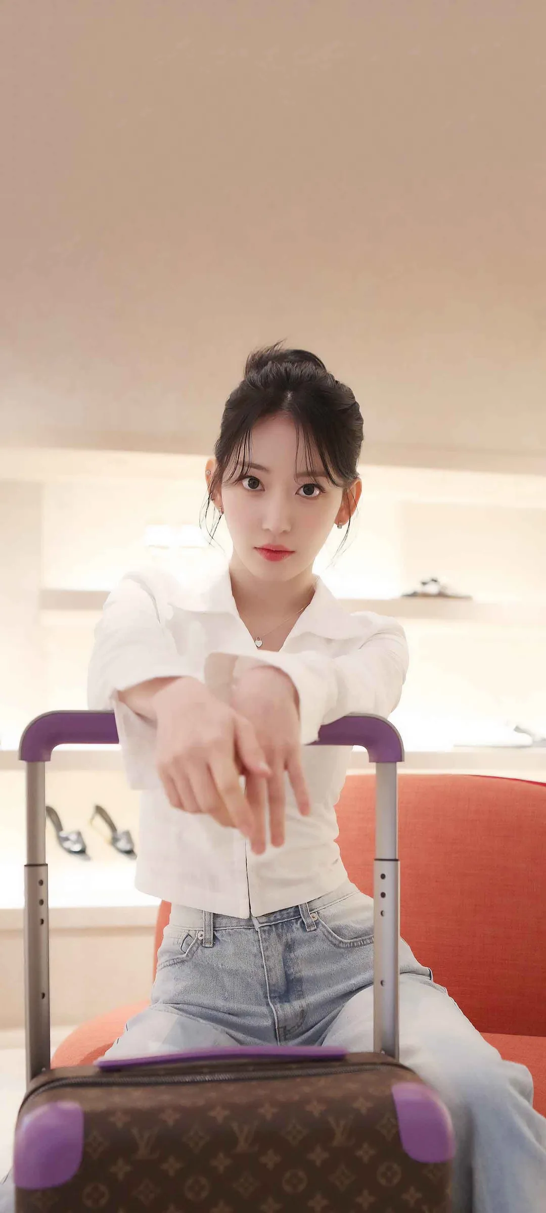 Fond d'écran de verrouillage mobile Sakura Miyawaki 4K HD télécharger — IZ*ONE, LE SSERAFIM