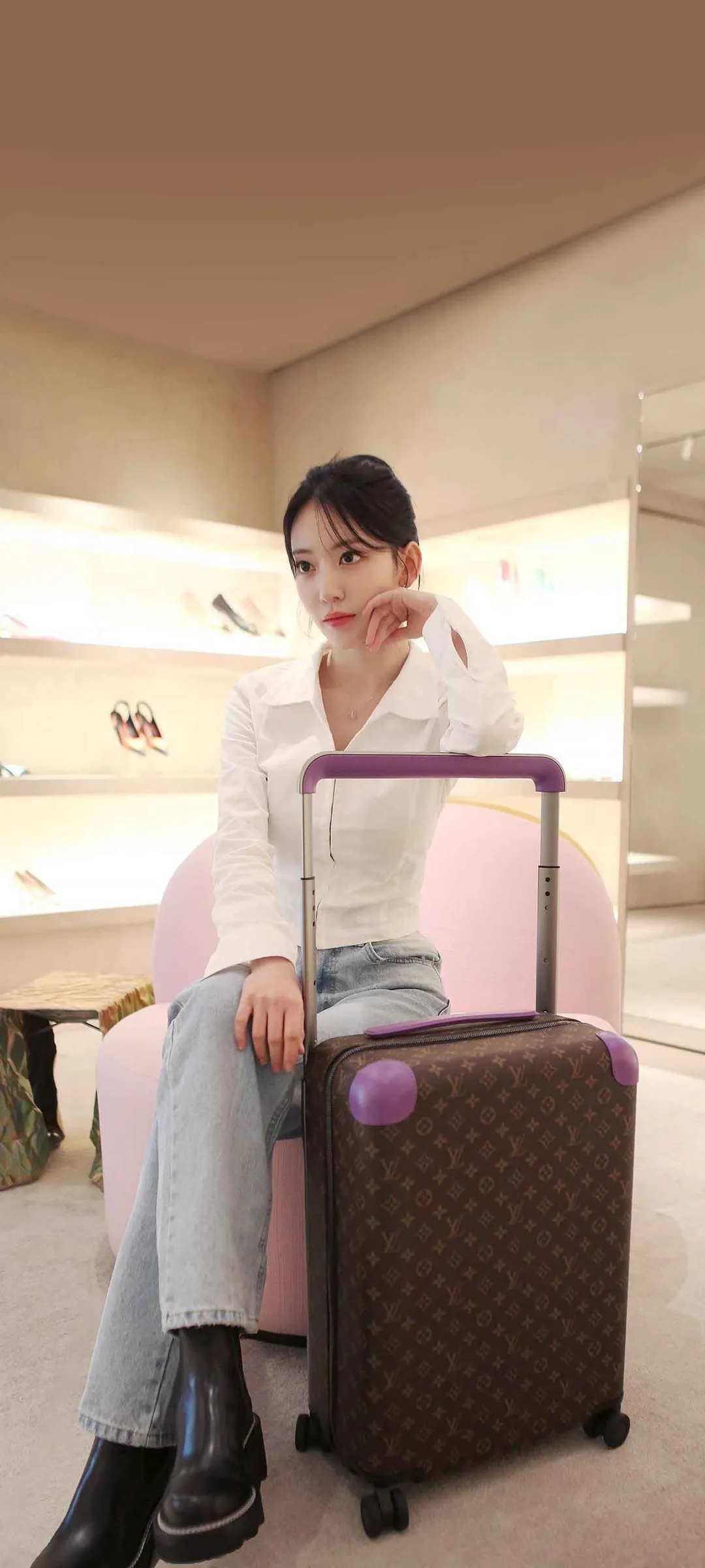 Fond d'écran de verrouillage mobile Sakura Miyawaki 4K HD télécharger — IZ*ONE, LE SSERAFIM