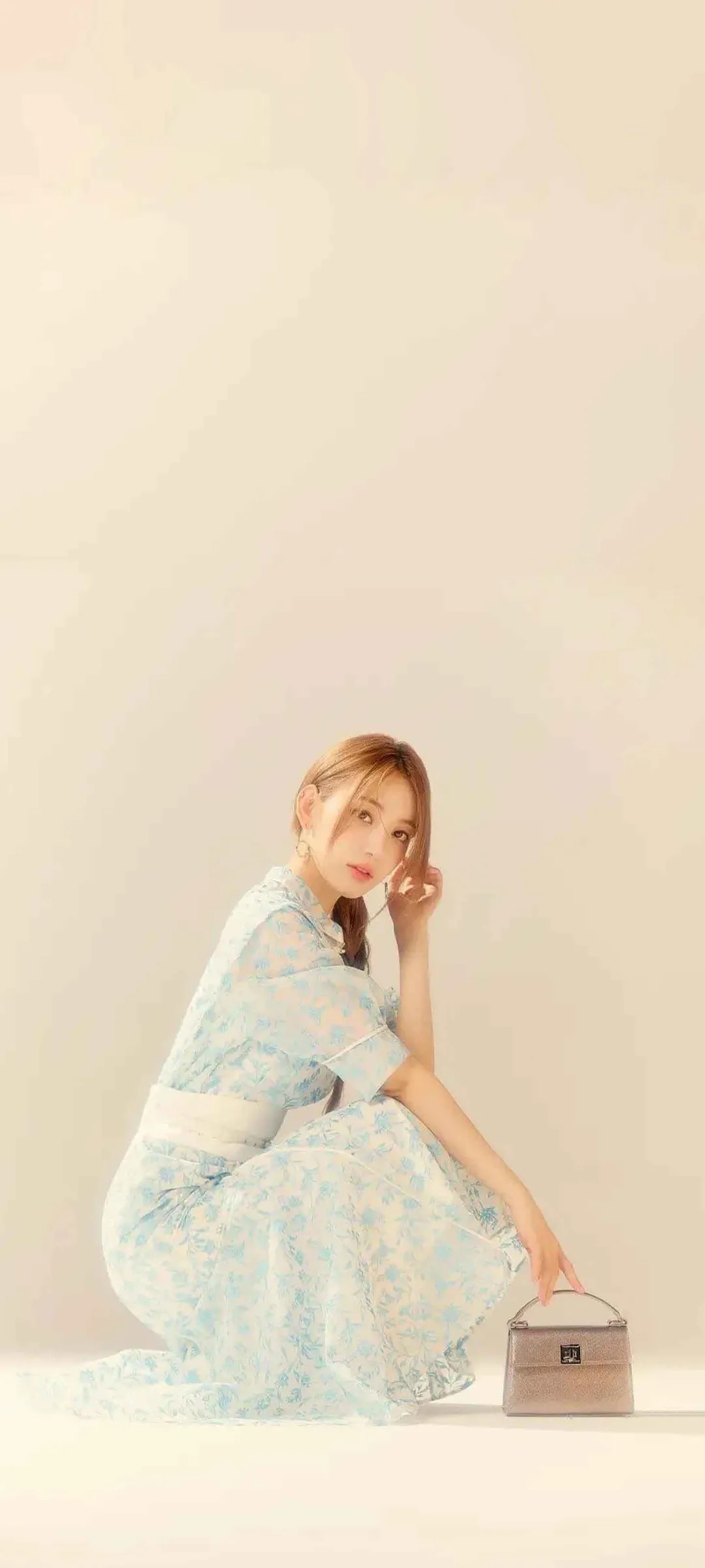 Fond d'écran de verrouillage mobile Sakura Miyawaki 4K HD télécharger — IZ*ONE, LE SSERAFIM
