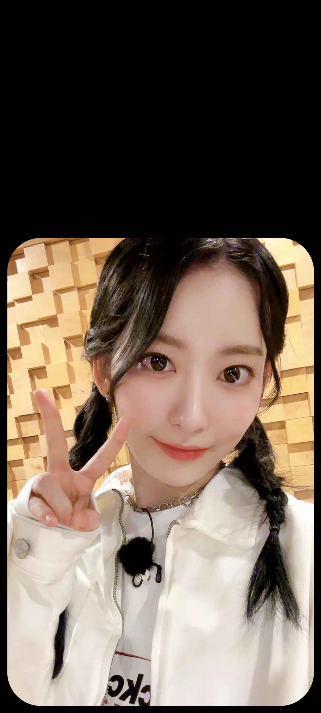 Fond d'écran de verrouillage mobile Sakura Miyawaki 4K HD télécharger — IZ*ONE, LE SSERAFIM