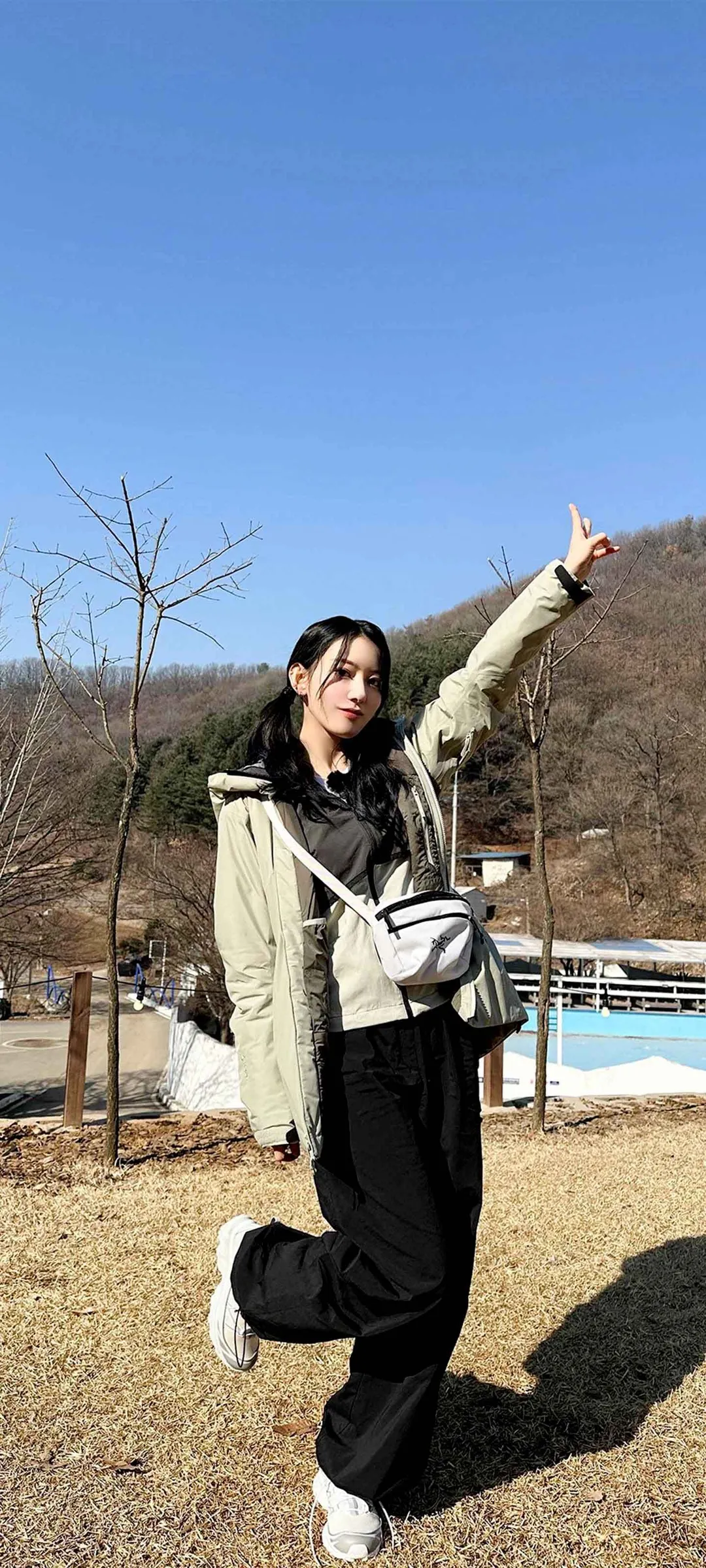 Fond d'écran de verrouillage mobile Sakura Miyawaki 4K HD télécharger — IZ*ONE, LE SSERAFIM
