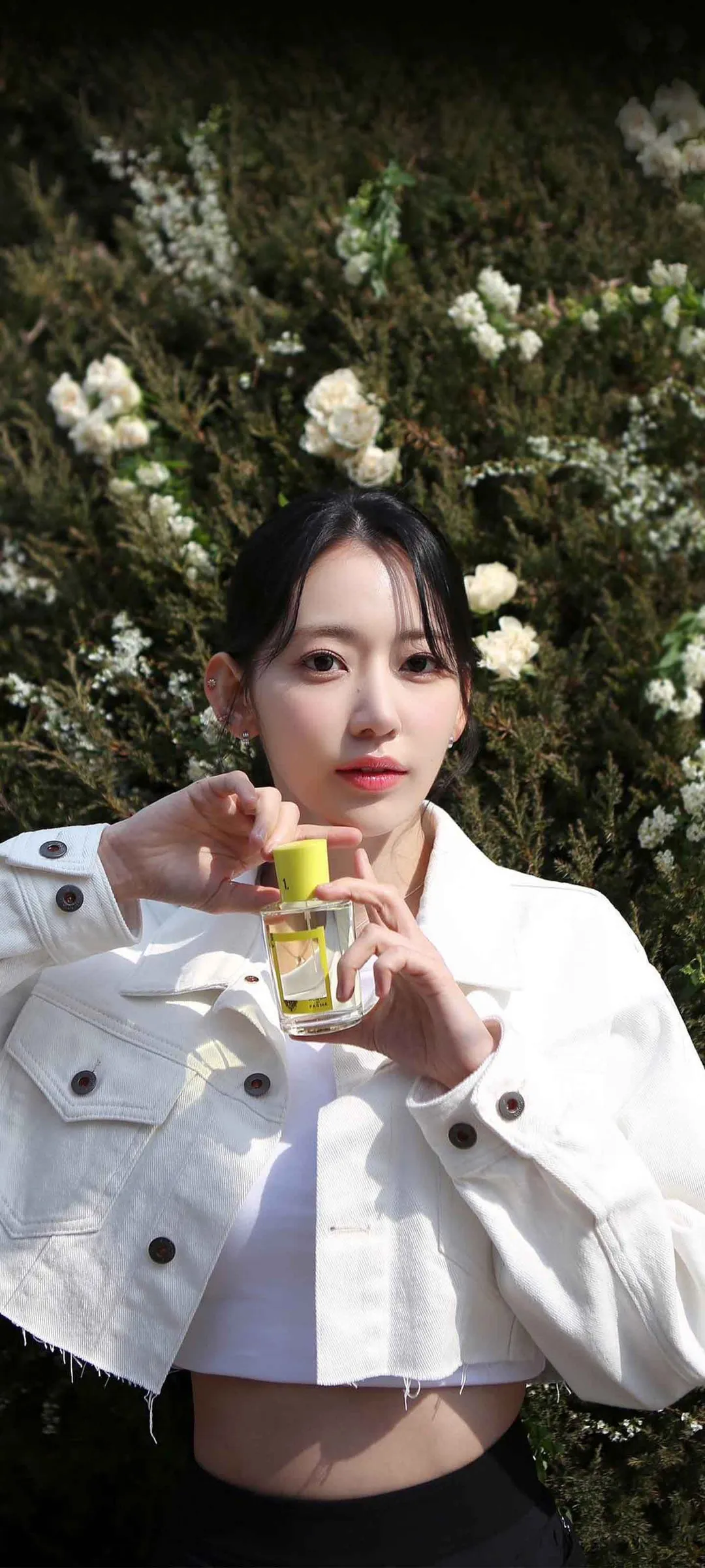 Fond d'écran de verrouillage mobile Sakura Miyawaki 4K HD télécharger — IZ*ONE, LE SSERAFIM
