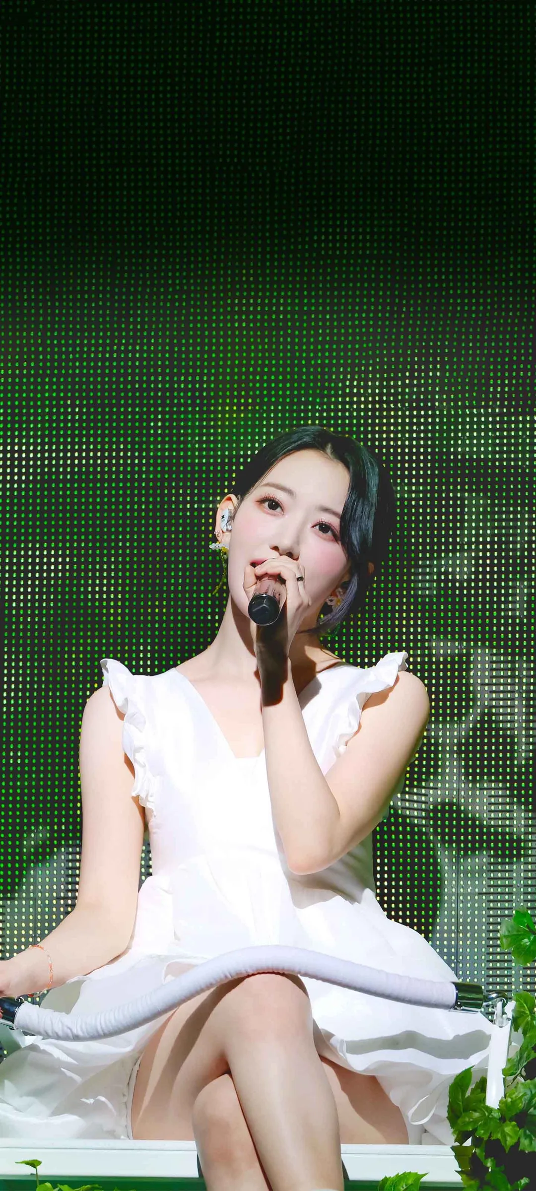 Fond d'écran de verrouillage mobile Sakura Miyawaki 4K HD télécharger — IZ*ONE, LE SSERAFIM