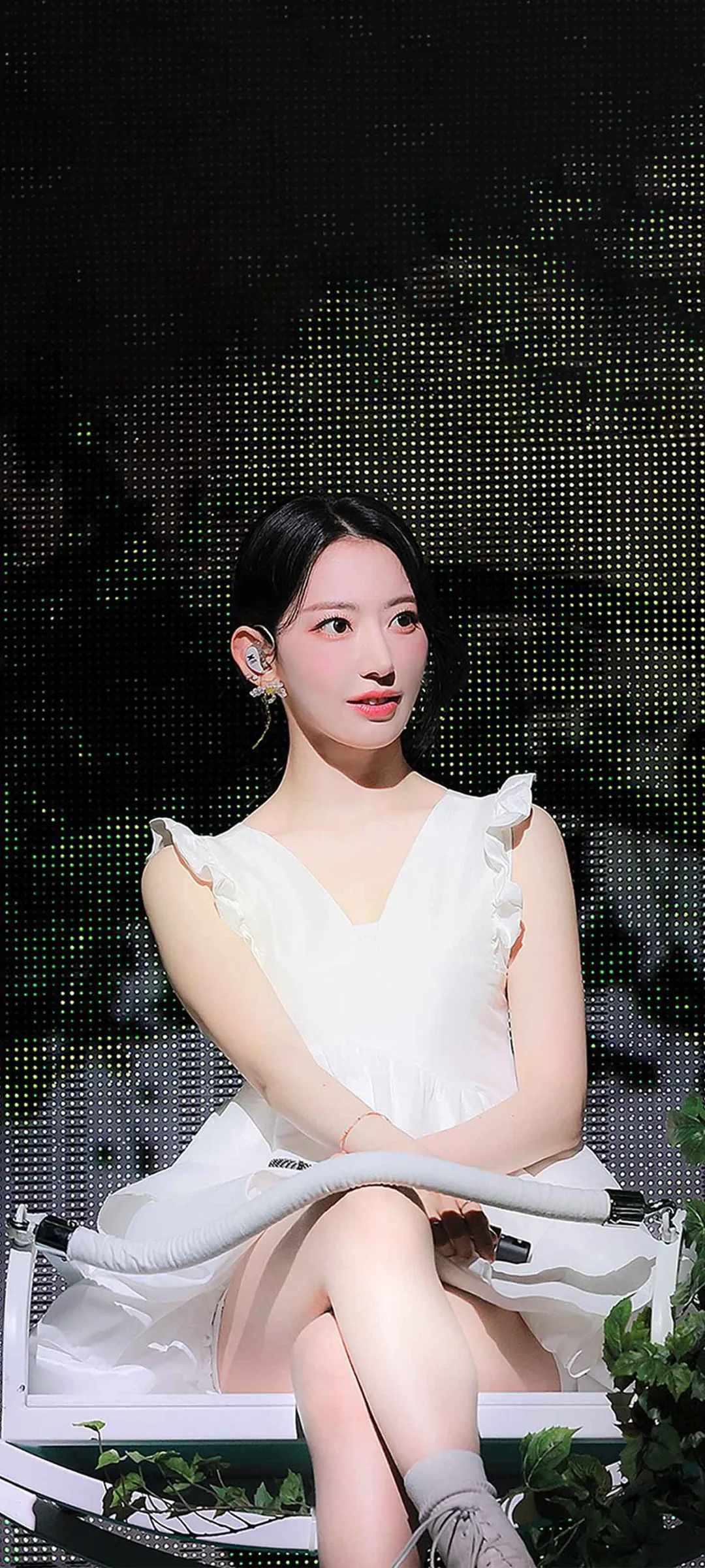 Fond d'écran de verrouillage mobile Sakura Miyawaki 4K HD télécharger — IZ*ONE, LE SSERAFIM