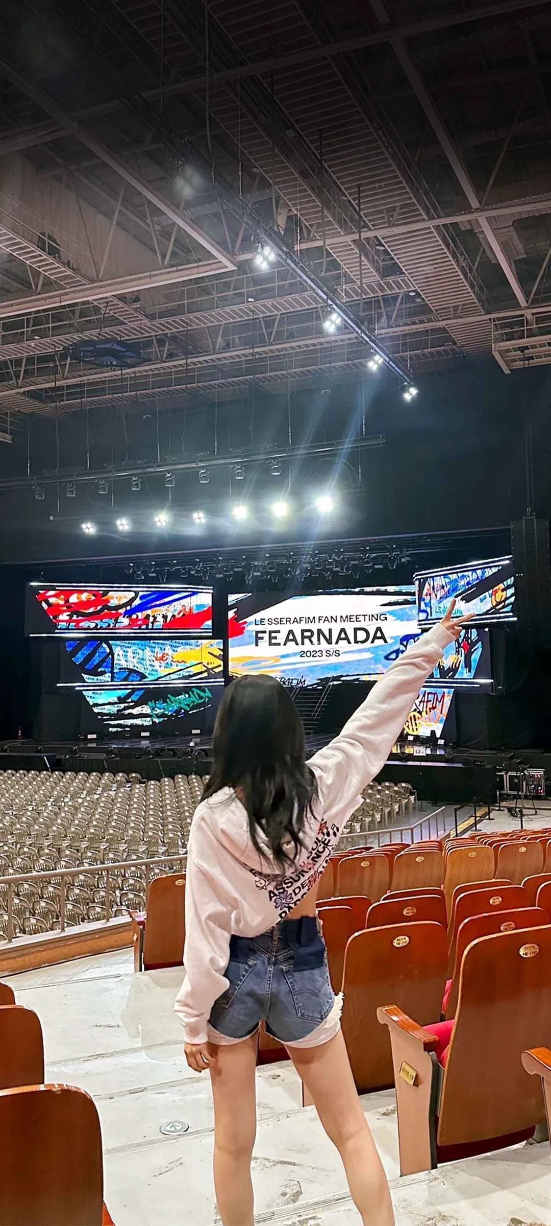 Fond d'écran de verrouillage mobile Sakura Miyawaki 4K HD télécharger — IZ*ONE, LE SSERAFIM