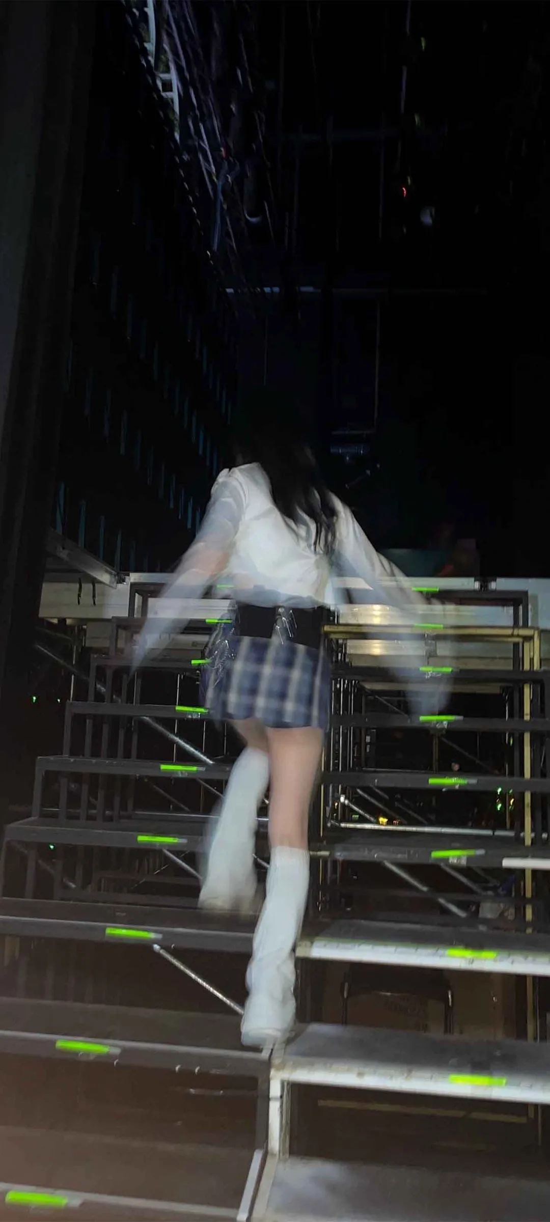 Fond d'écran de verrouillage mobile Sakura Miyawaki 4K HD télécharger — IZ*ONE, LE SSERAFIM