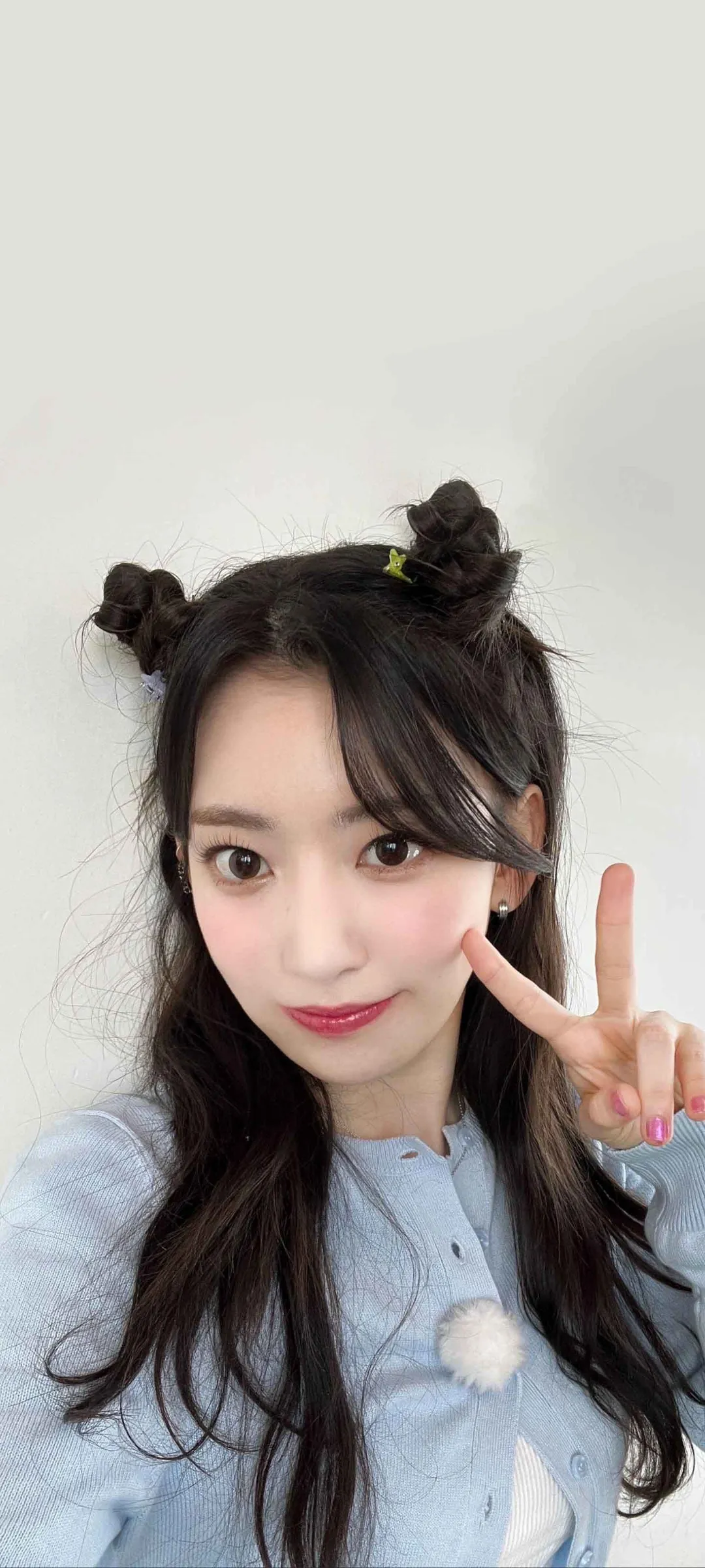 Fond d'écran de verrouillage mobile Sakura Miyawaki 4K HD télécharger — IZ*ONE, LE SSERAFIM