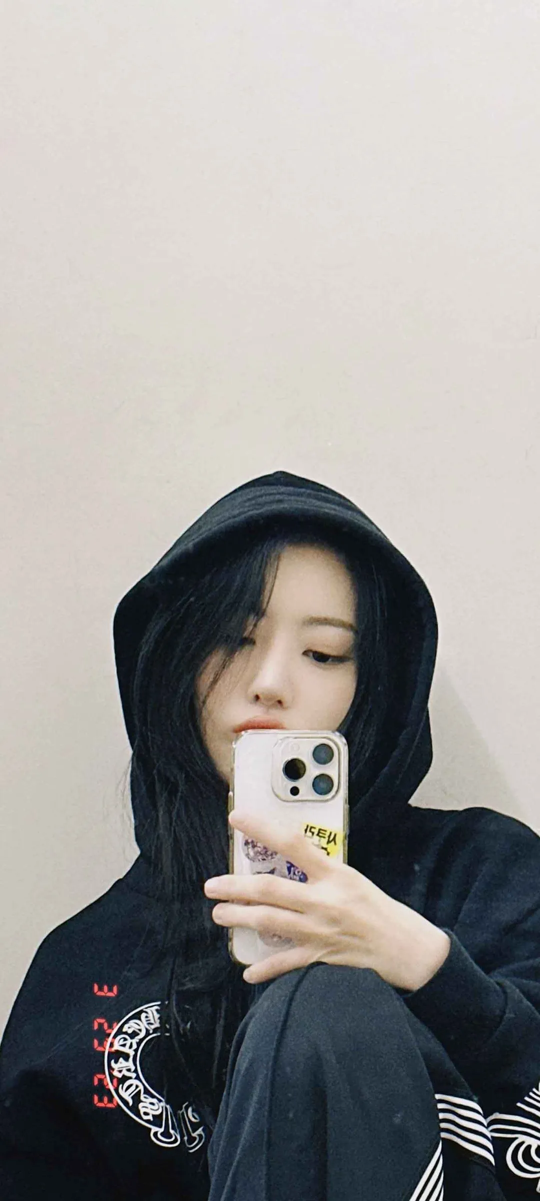 Fond d'écran de verrouillage mobile Sakura Miyawaki 4K HD télécharger — IZ*ONE, LE SSERAFIM