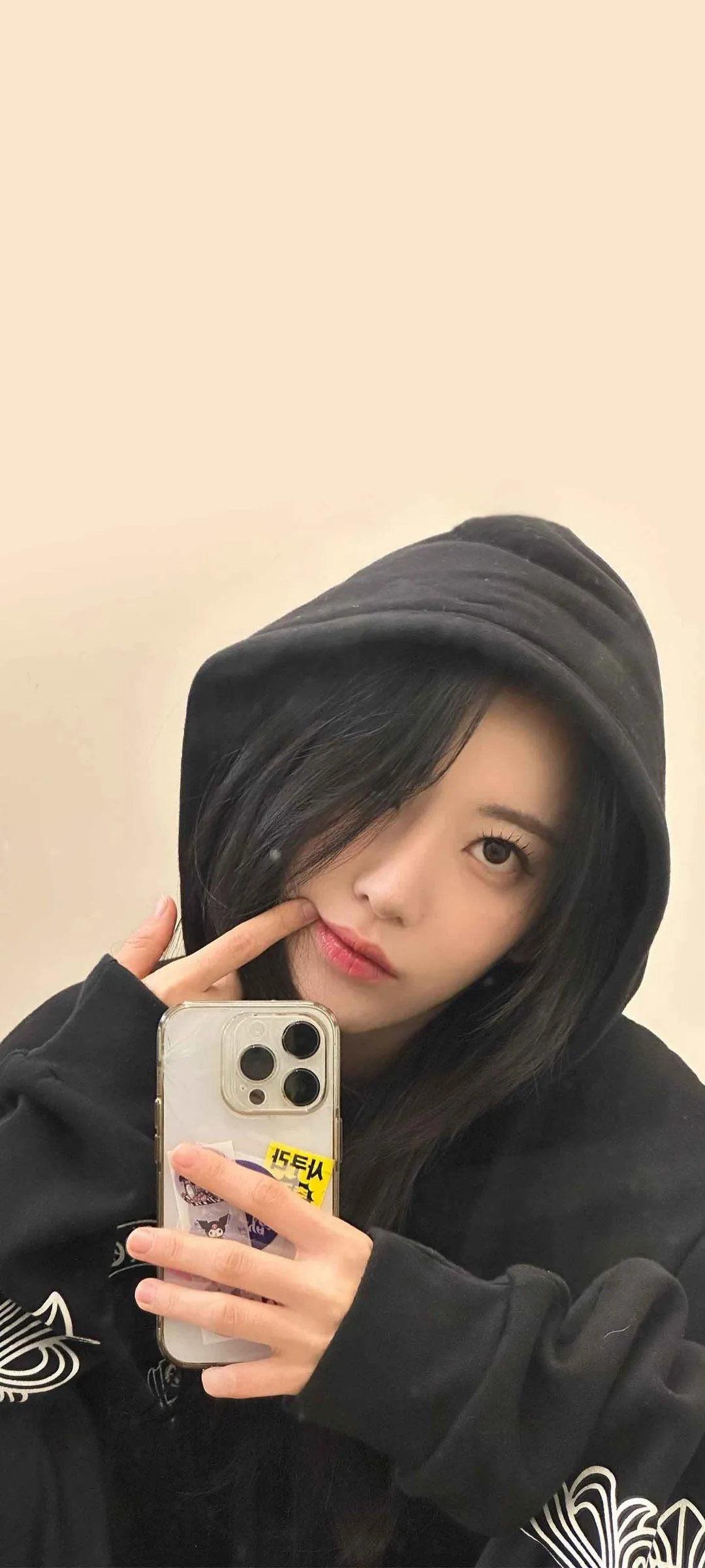 Fond d'écran de verrouillage mobile Sakura Miyawaki 4K HD télécharger — IZ*ONE, LE SSERAFIM