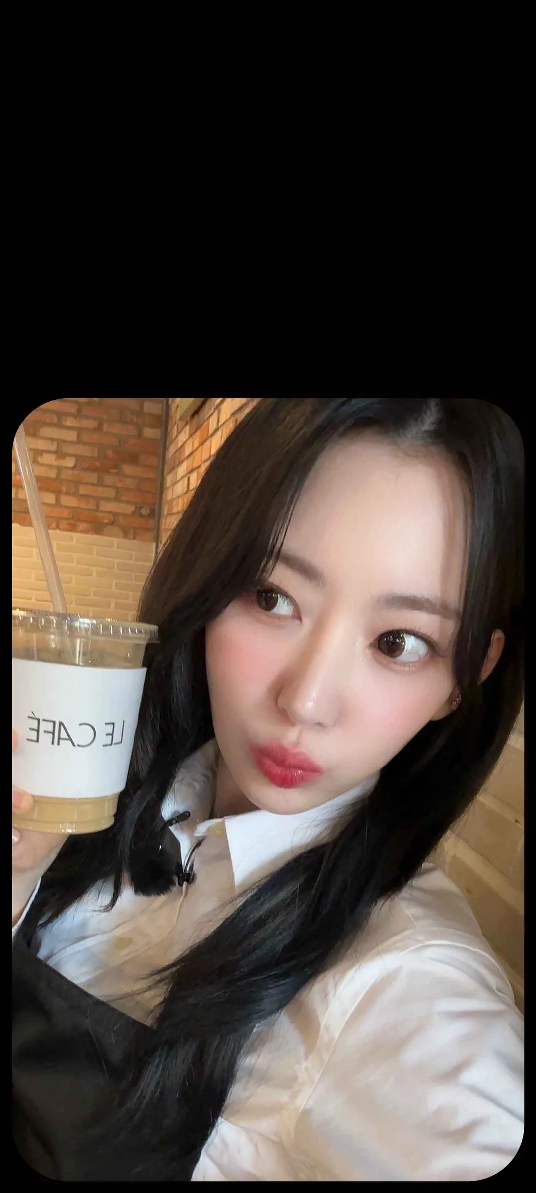 Fond d'écran de verrouillage mobile Sakura Miyawaki 4K HD télécharger — IZ*ONE, LE SSERAFIM