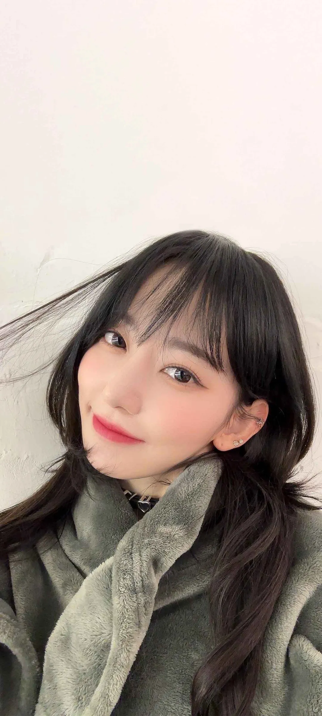 Fond d'écran de verrouillage mobile Sakura Miyawaki 4K HD télécharger — IZ*ONE, LE SSERAFIM