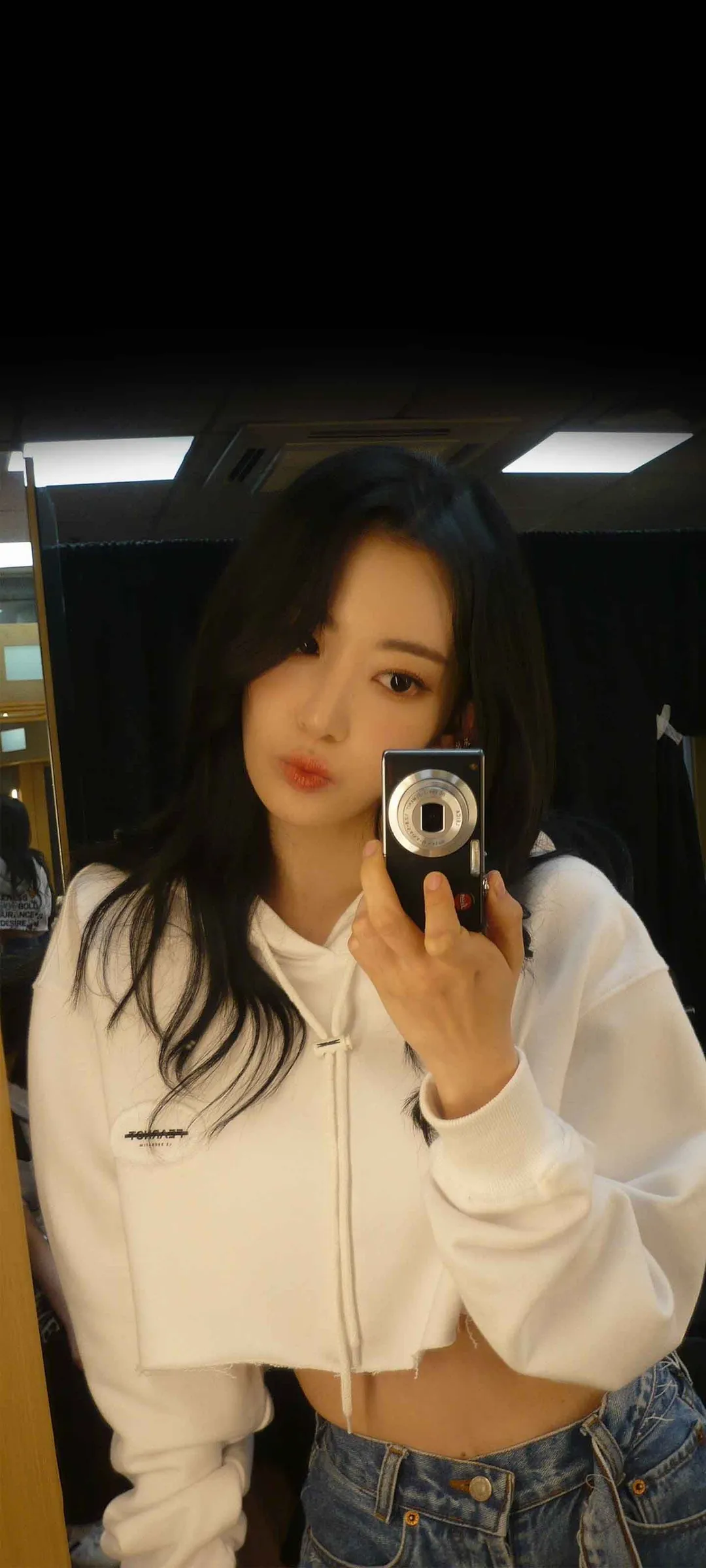 Fond d'écran de verrouillage mobile Sakura Miyawaki 4K HD télécharger — IZ*ONE, LE SSERAFIM