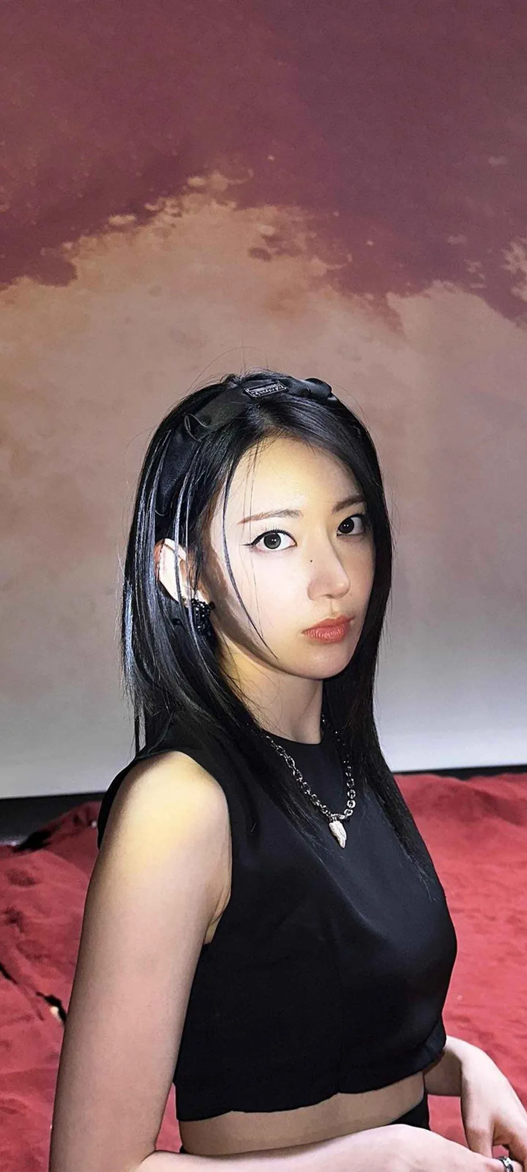 Fond d'écran de verrouillage mobile Sakura Miyawaki 4K HD télécharger — IZ*ONE, LE SSERAFIM