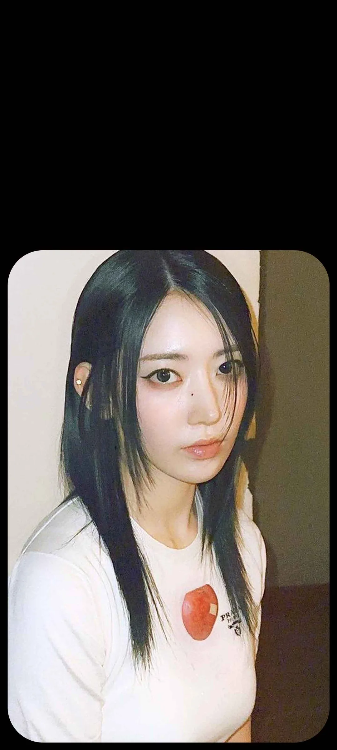 Fond d'écran de verrouillage mobile Sakura Miyawaki 4K HD télécharger — IZ*ONE, LE SSERAFIM
