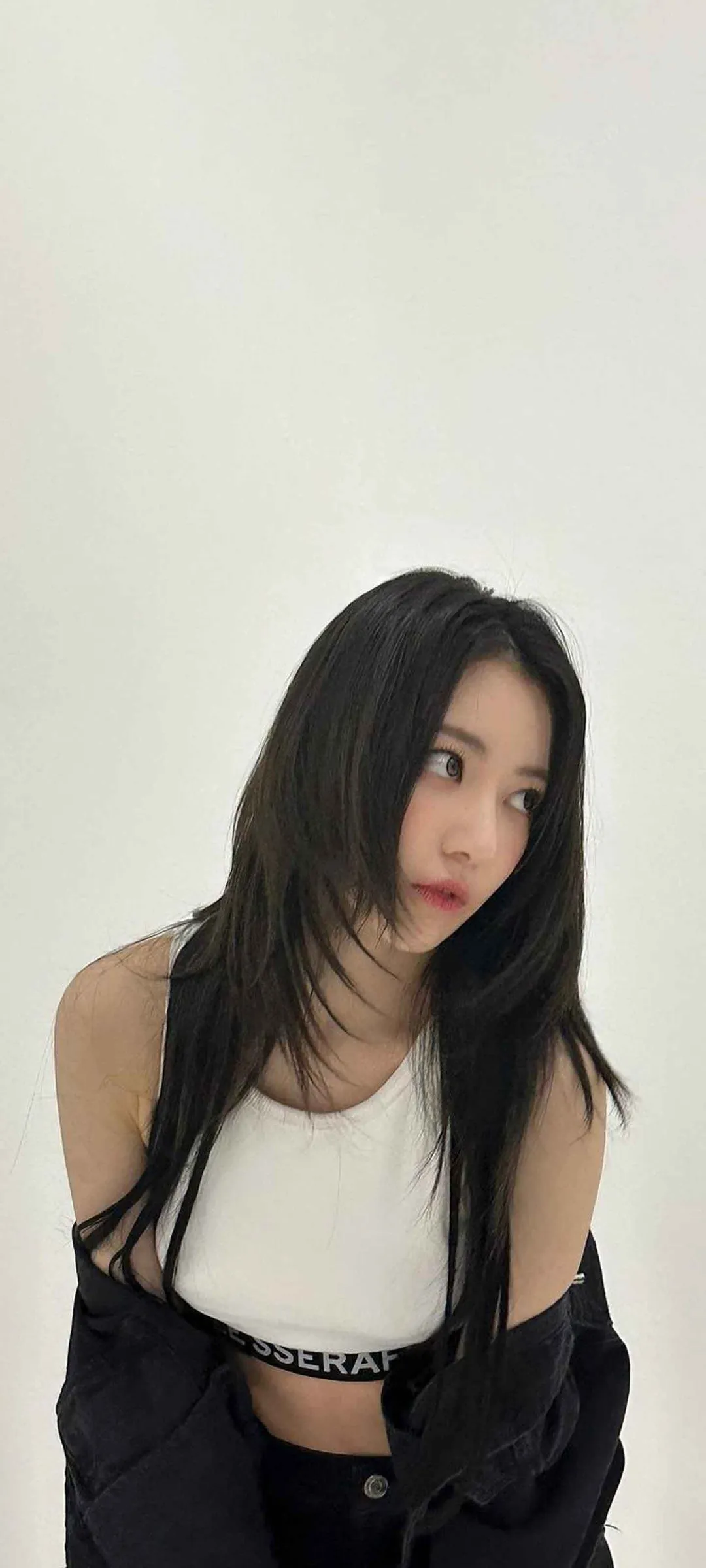 Fond d'écran de verrouillage mobile Sakura Miyawaki 4K HD télécharger — IZ*ONE, LE SSERAFIM