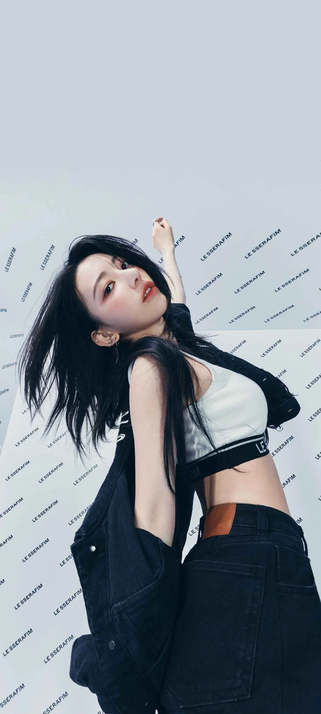 Fond d'écran de verrouillage mobile Sakura Miyawaki UNFORGIVEN 4K HD télécharger — IZ*ONE, LE SSERAFIM
