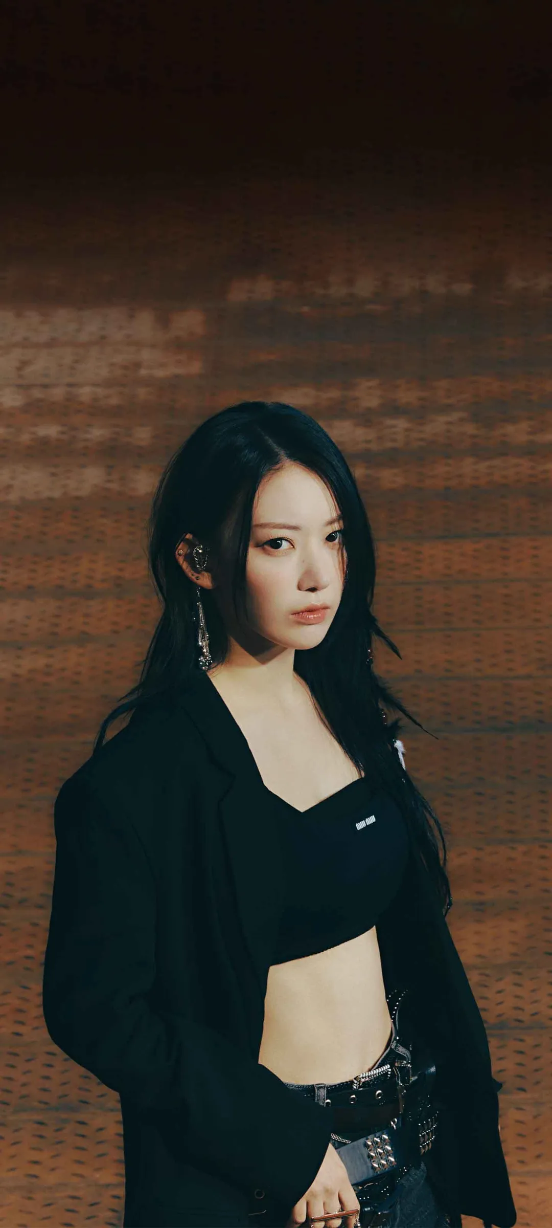 Fond d'écran de verrouillage mobile Sakura Miyawaki UNFORGIVEN 4K HD télécharger — IZ*ONE, LE SSERAFIM