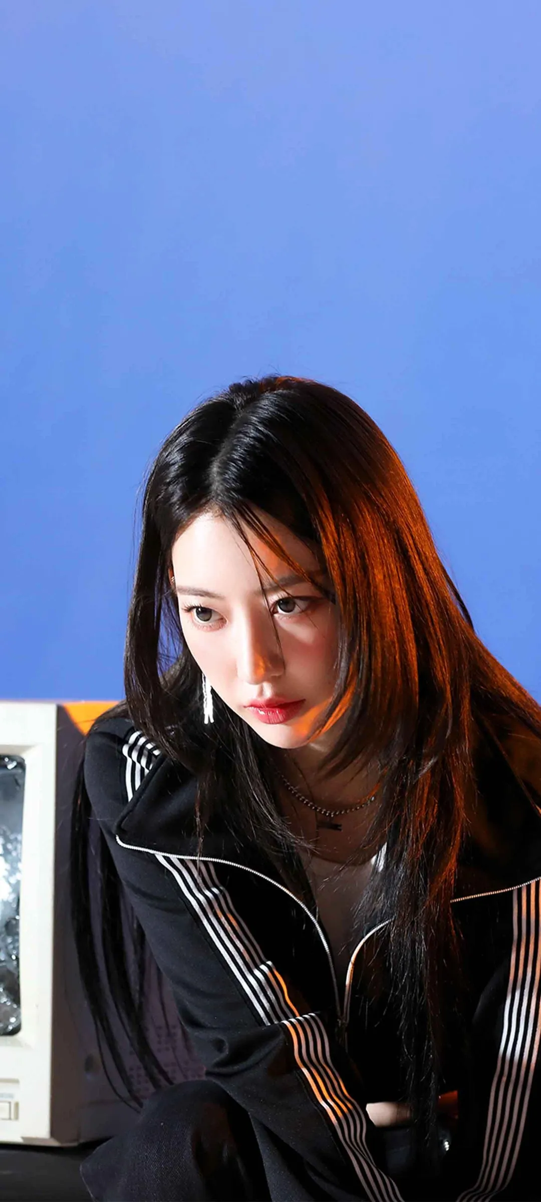 Fond d'écran de verrouillage mobile Sakura Miyawaki UNFORGIVEN 4K HD télécharger — IZ*ONE, LE SSERAFIM