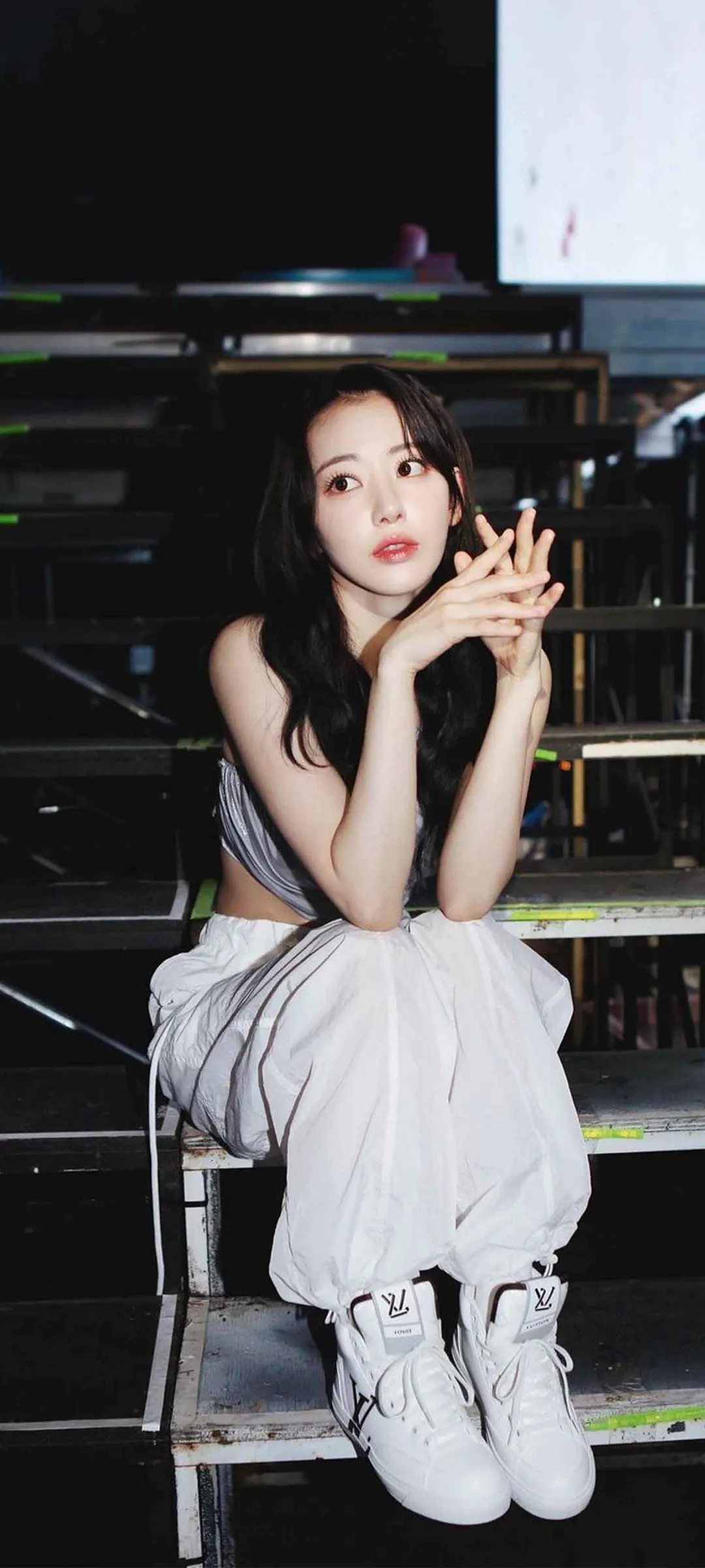 Fond d'écran de verrouillage mobile Sakura Miyawaki 4K HD télécharger — IZ*ONE, LE SSERAFIM