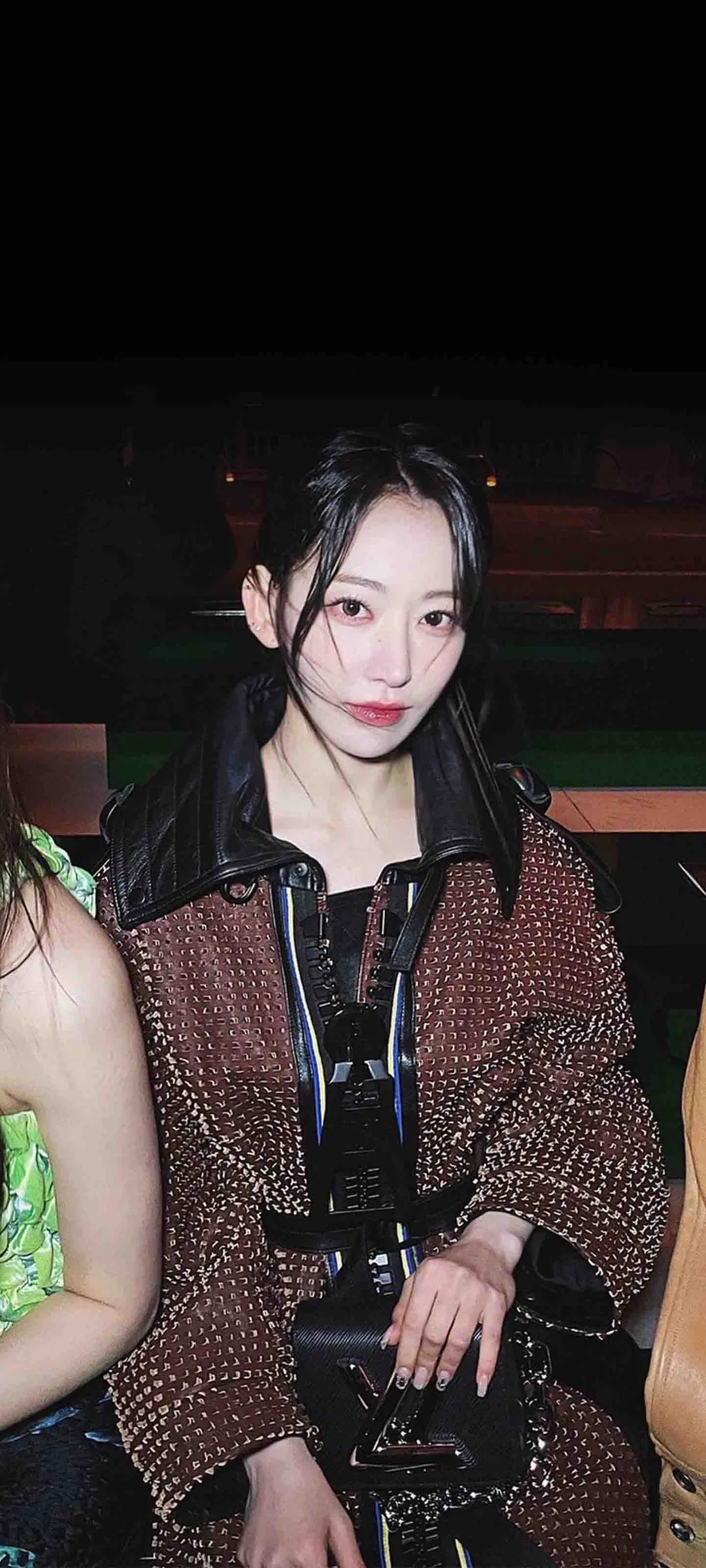 Fond d'écran de verrouillage mobile Sakura Miyawaki 4K HD télécharger — IZ*ONE, LE SSERAFIM