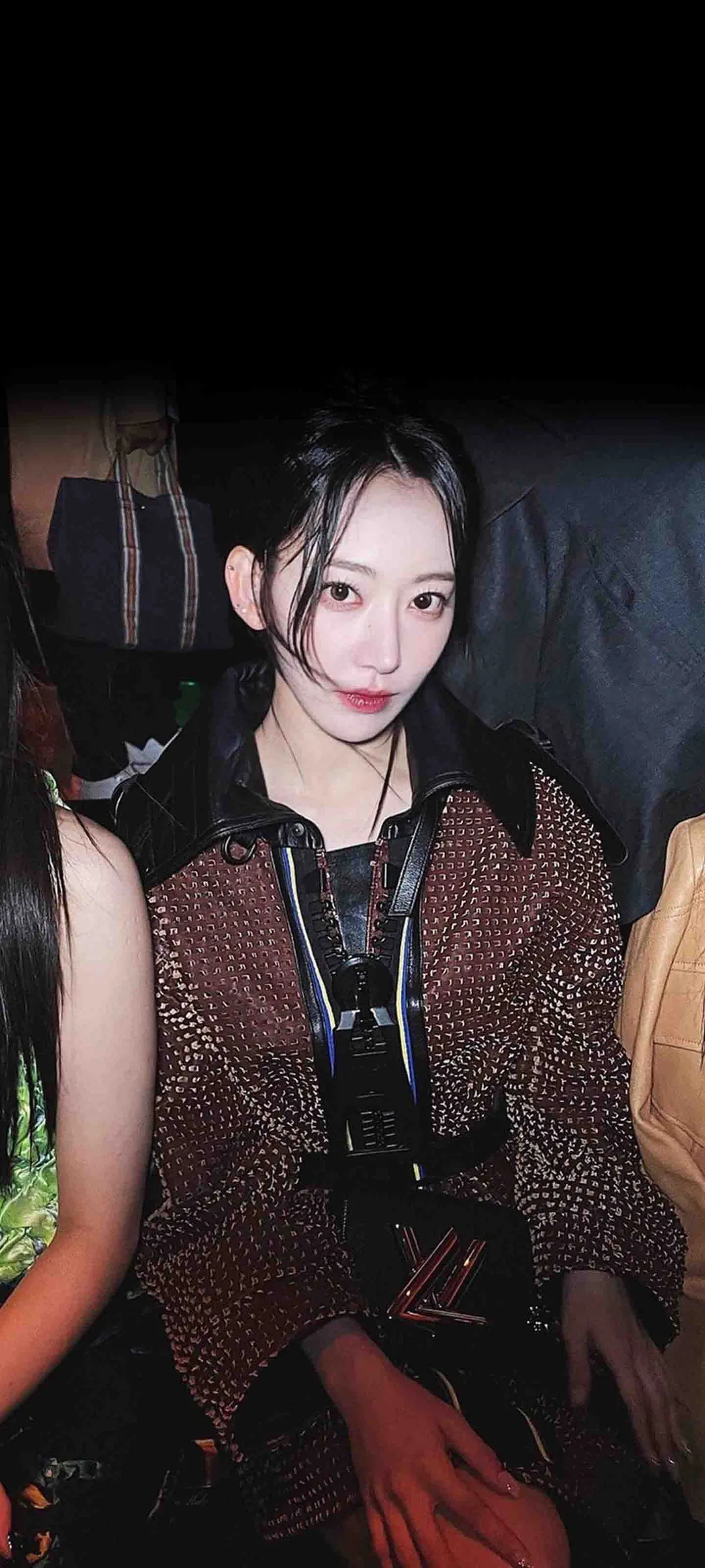 Fond d'écran de verrouillage mobile Sakura Miyawaki 4K HD télécharger — IZ*ONE, LE SSERAFIM