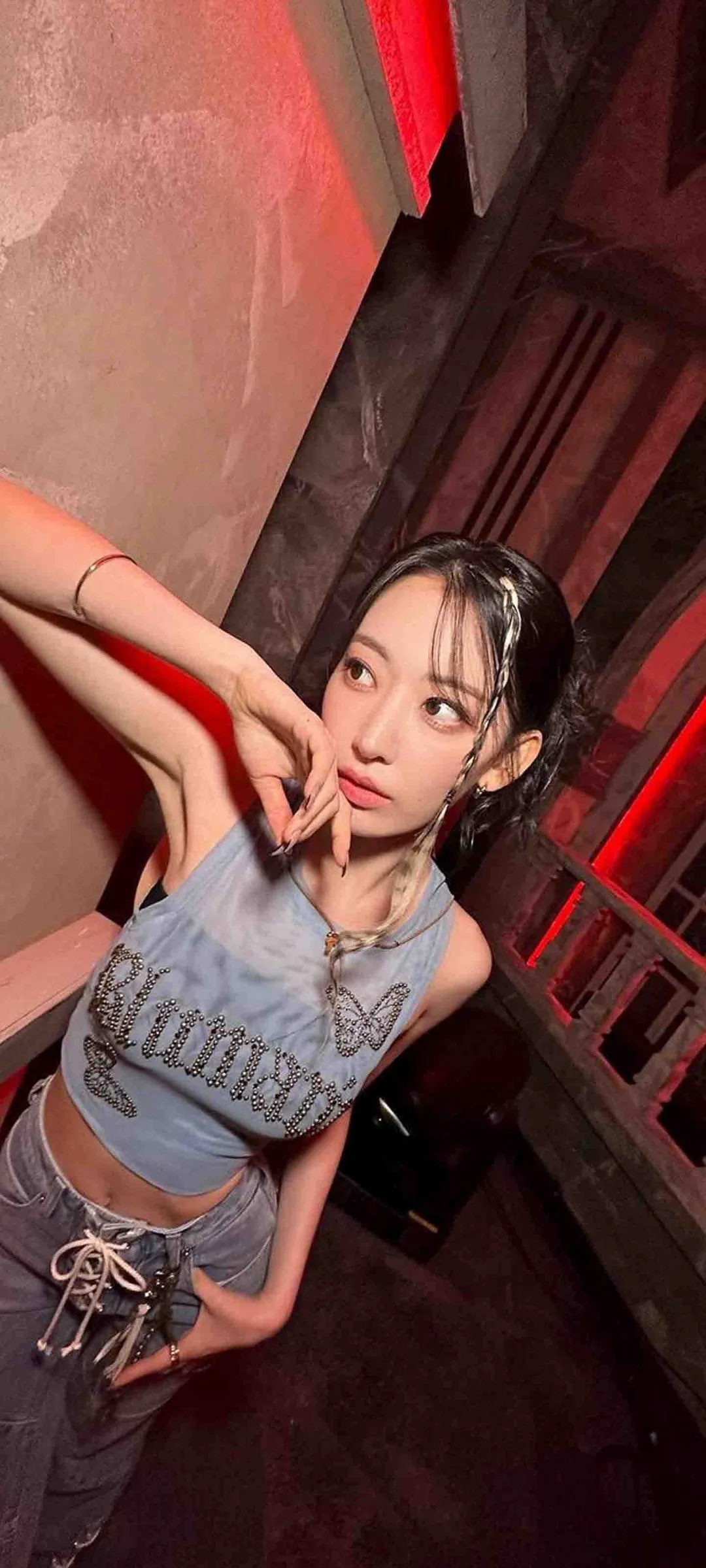 Fond d'écran de verrouillage mobile Sakura Miyawaki 4K HD télécharger — IZ*ONE, LE SSERAFIM