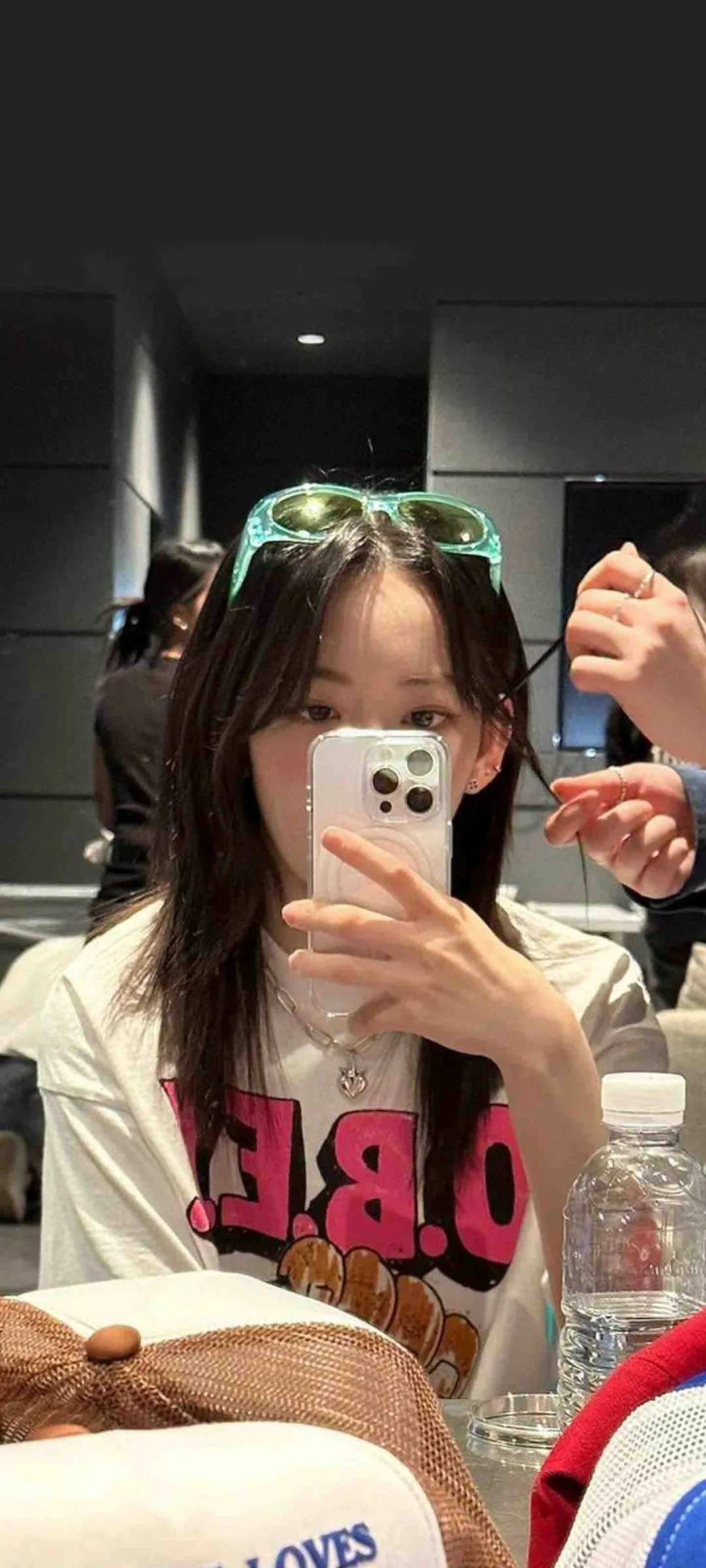 Fond d'écran de verrouillage mobile Sakura Miyawaki 4K HD télécharger — IZ*ONE, LE SSERAFIM