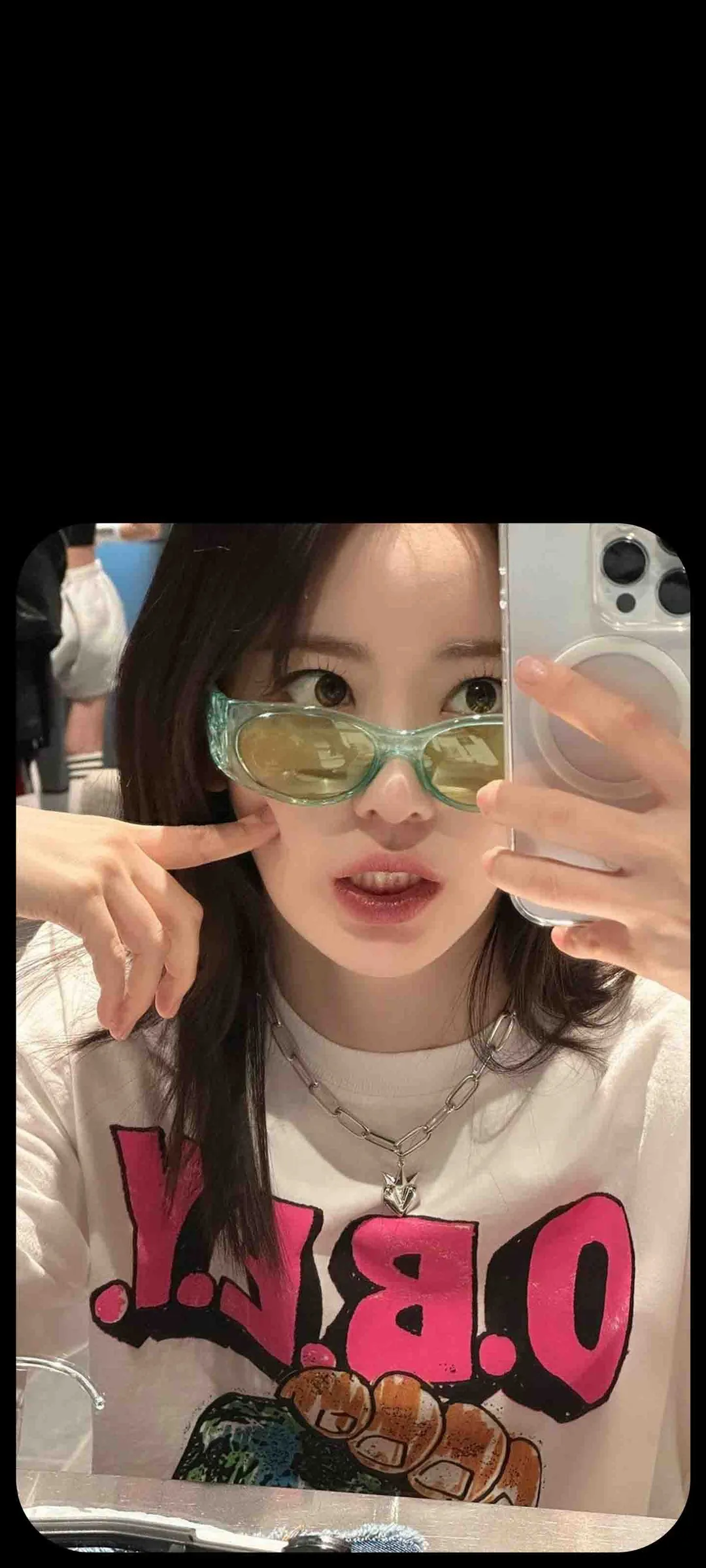 Fond d'écran de verrouillage mobile Sakura Miyawaki 4K HD télécharger — IZ*ONE, LE SSERAFIM