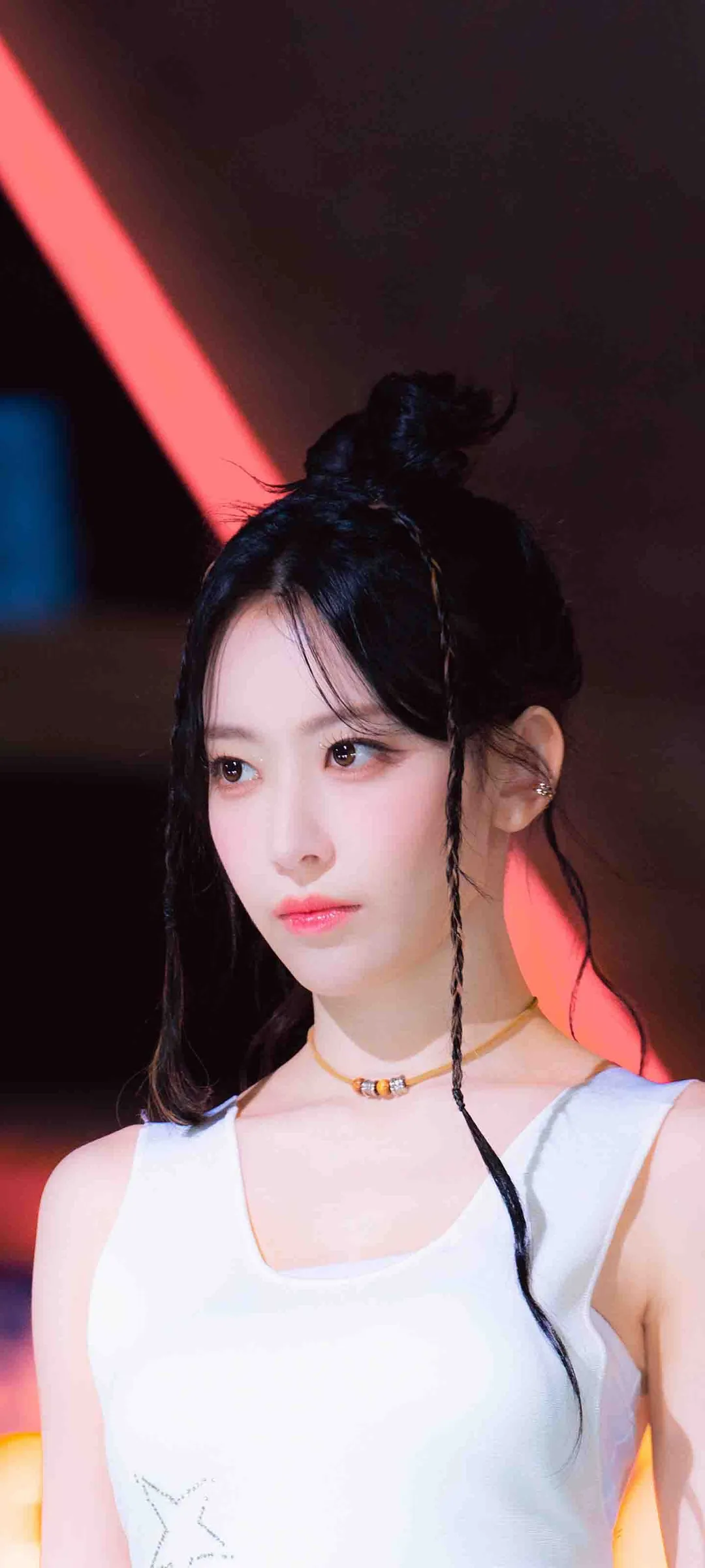 Fond d'écran de verrouillage mobile Sakura Miyawaki 4K HD télécharger — IZ*ONE, LE SSERAFIM