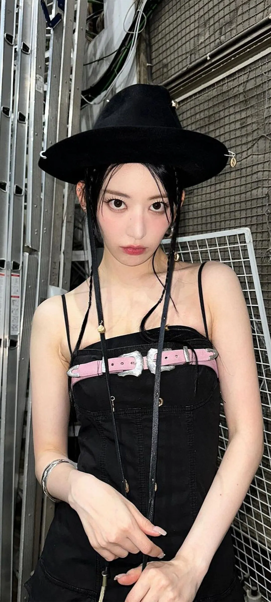 Fond d'écran de verrouillage mobile Sakura Miyawaki 4K HD télécharger — IZ*ONE, LE SSERAFIM