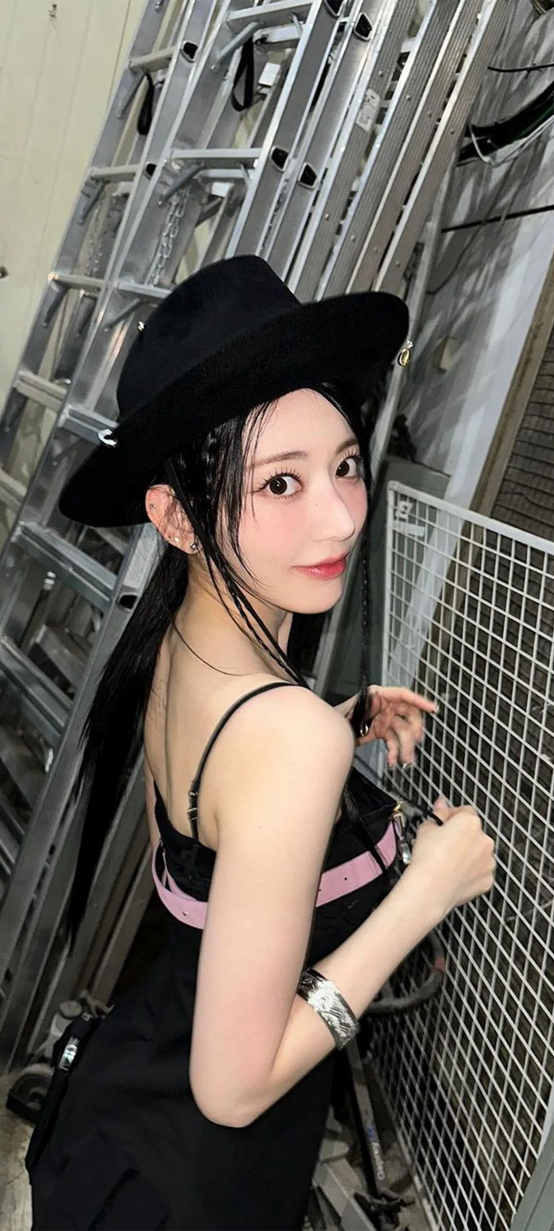 Fond d'écran de verrouillage mobile Sakura Miyawaki 4K HD télécharger — IZ*ONE, LE SSERAFIM