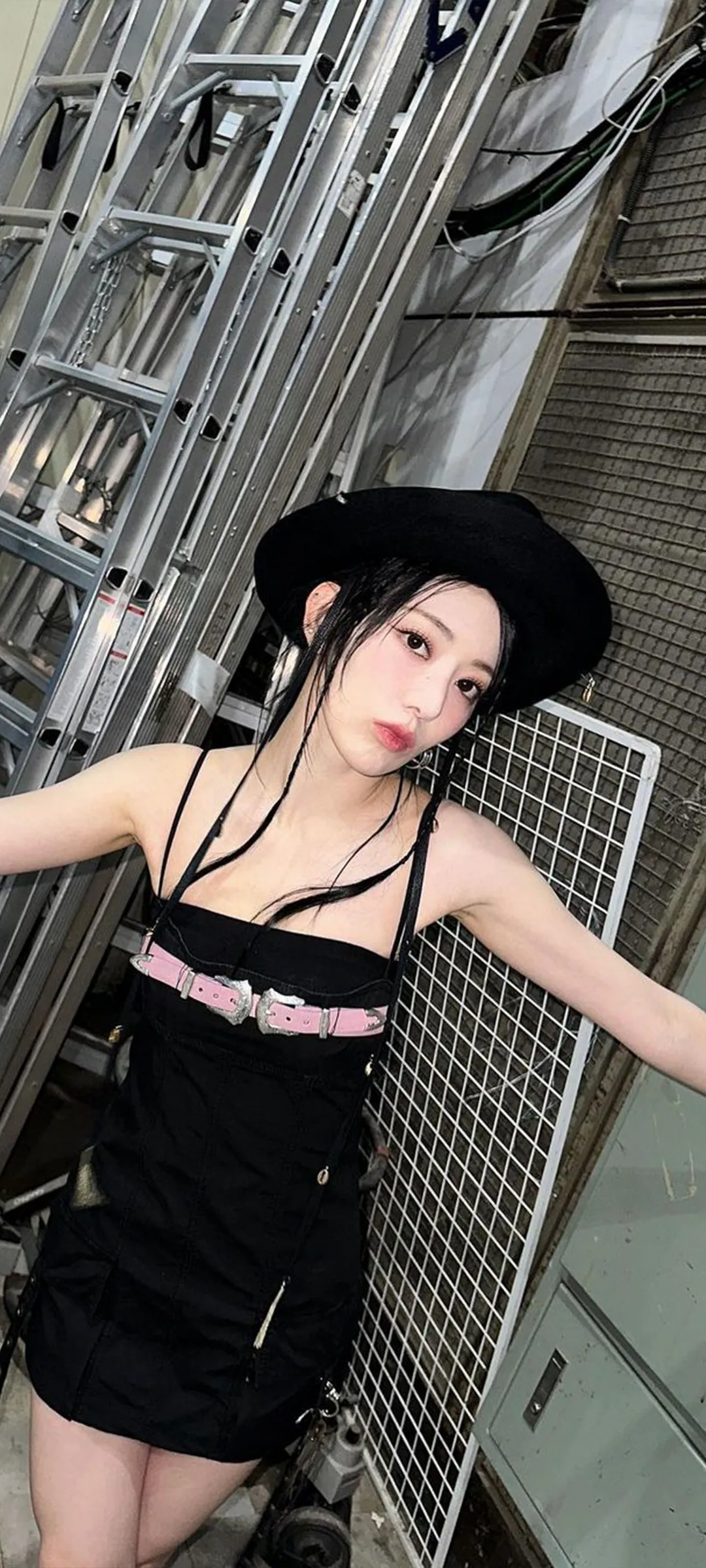 Fond d'écran de verrouillage mobile Sakura Miyawaki 4K HD télécharger — IZ*ONE, LE SSERAFIM
