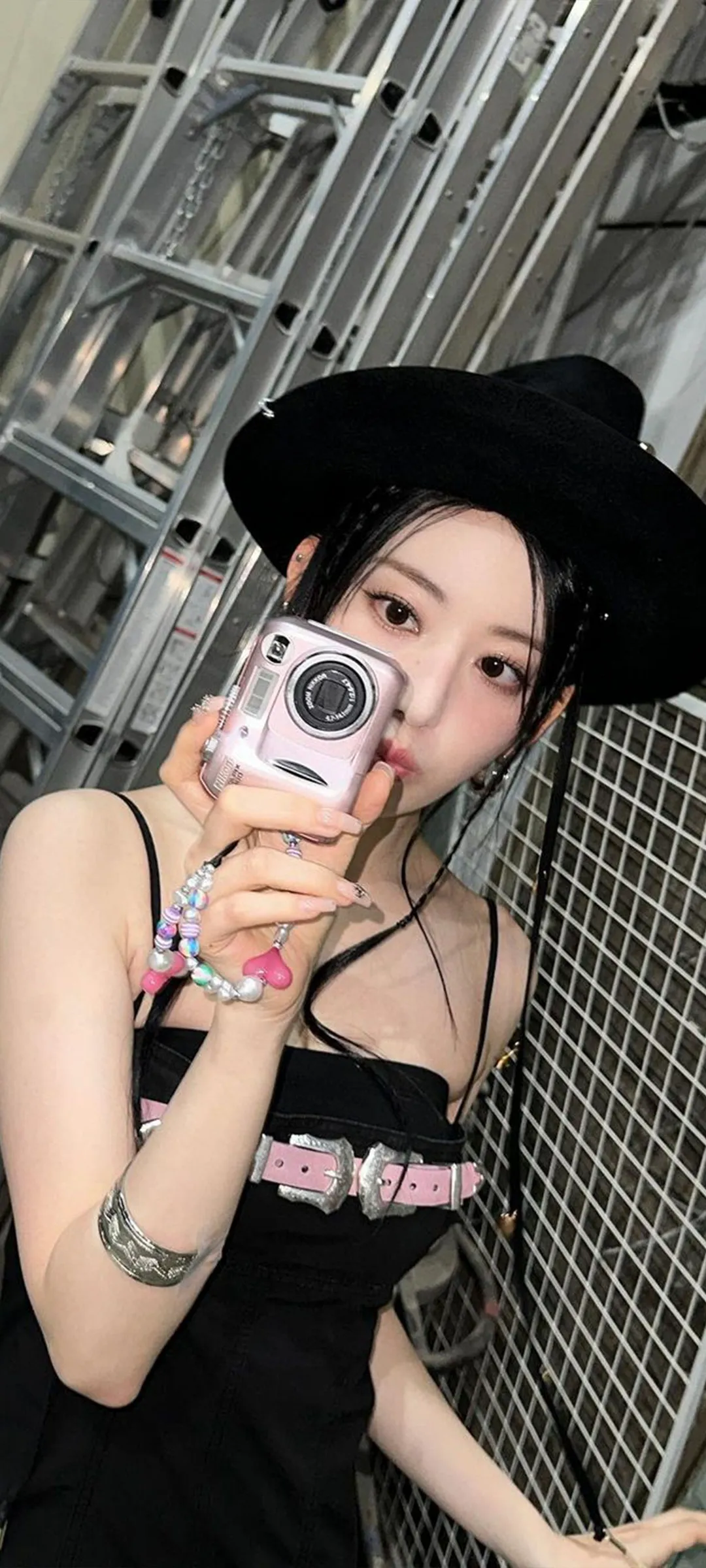 Fond d'écran de verrouillage mobile Sakura Miyawaki 4K HD télécharger — IZ*ONE, LE SSERAFIM
